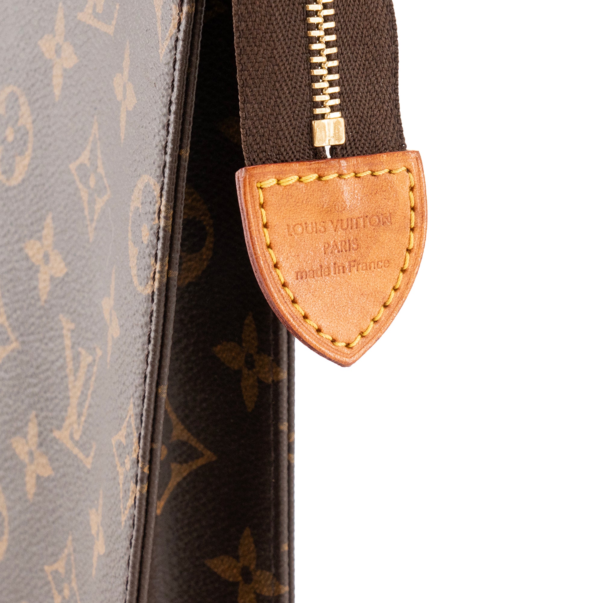 LOUIS VUITTON - Louis Vuitton 26 pouch in monogram coated canvas