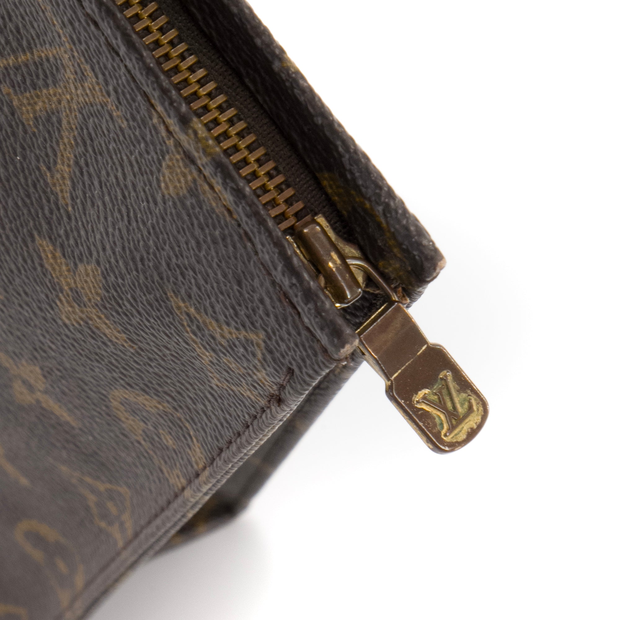 LOUIS VUITTON - Pochette 26 Louis Vuitton en toile enduite monogrammée vintage
