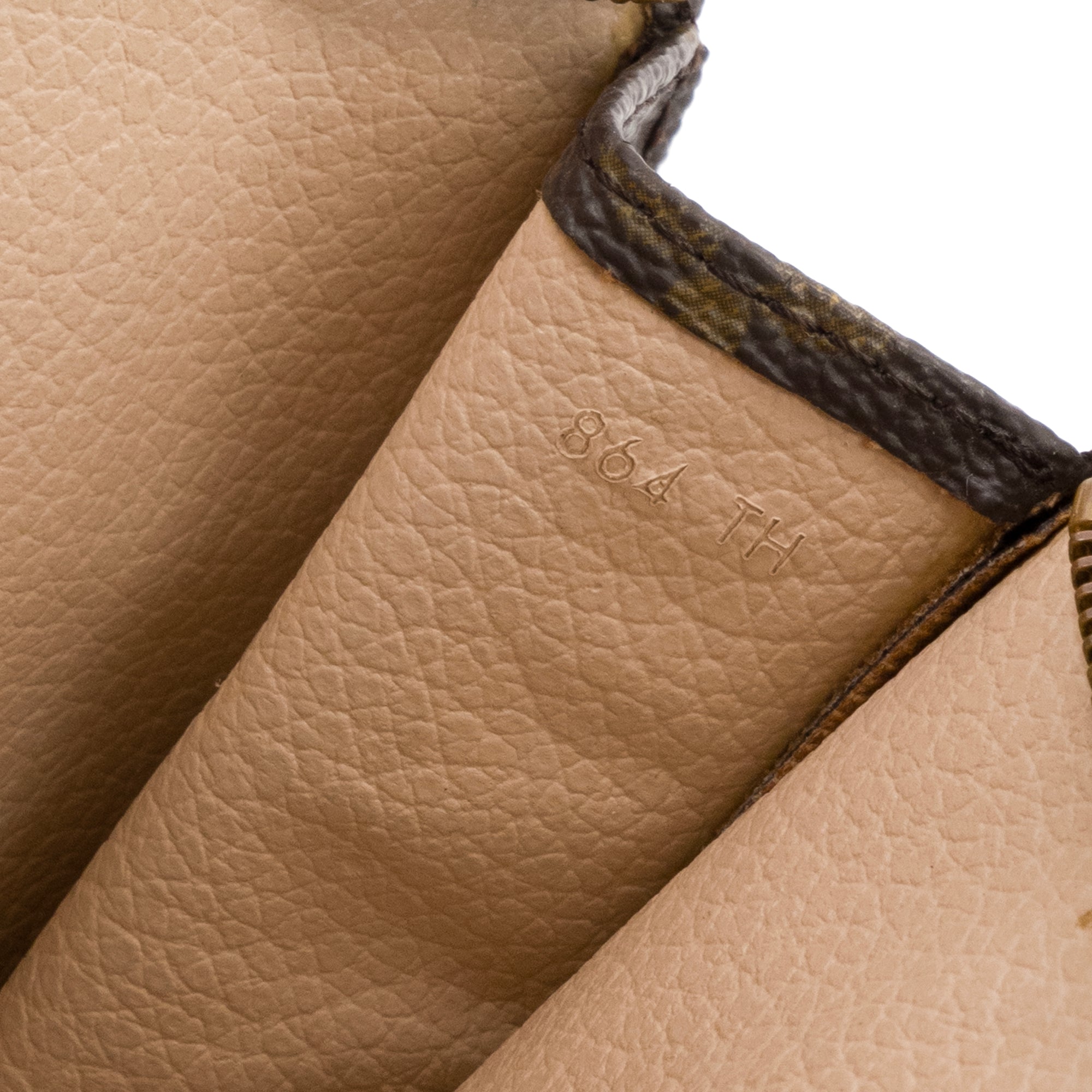 LOUIS VUITTON - Pochette 26 Louis Vuitton en toile enduite monogrammée vintage