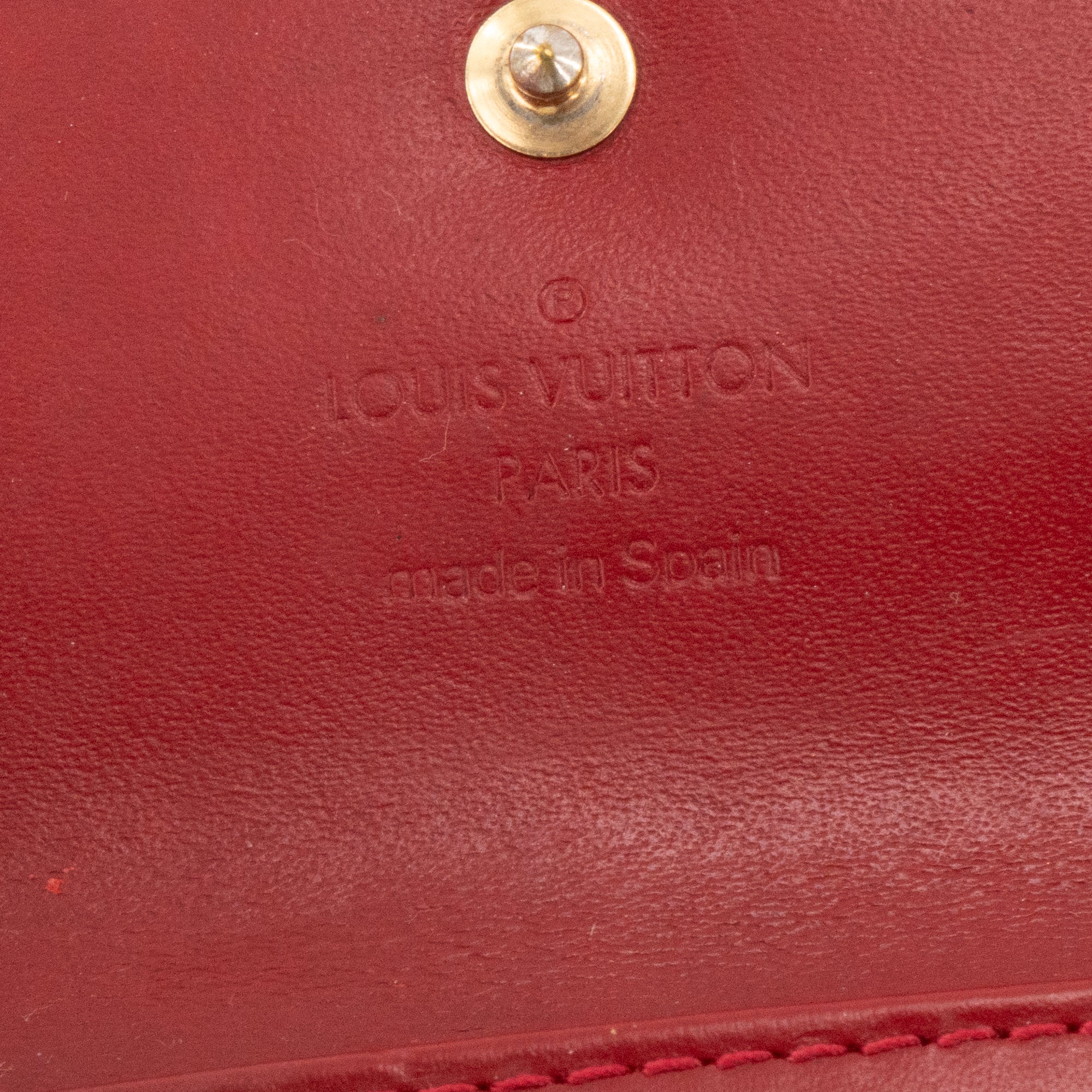 LOUIS VUITTON - Pochette 4 Clés Louis Vuitton en cuir verni rouge vintage