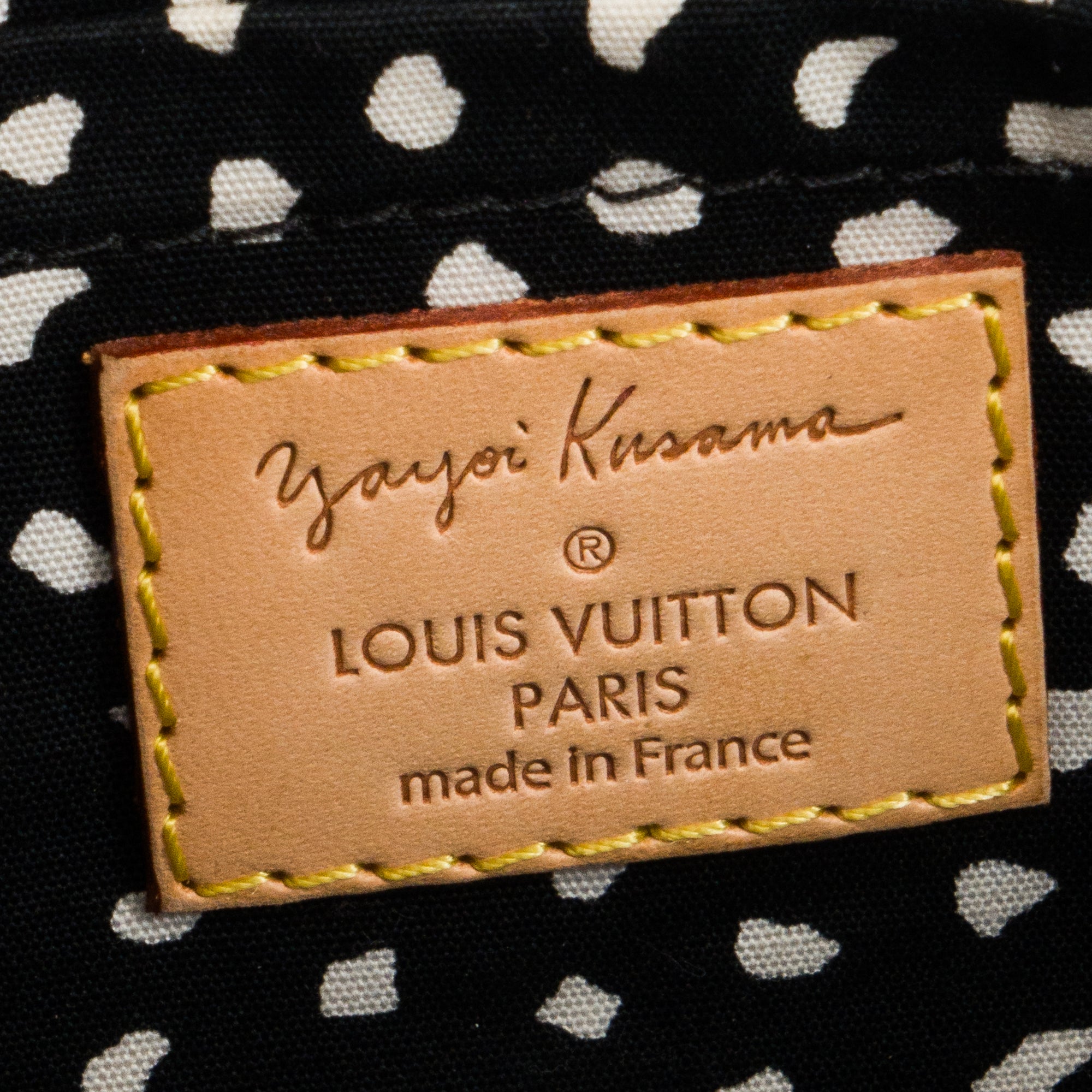 LOUIS VUITTON - Pochette Accessoire NM Louis Vuitton x Yayoi Kusama en cuir verni noir et jaune édition limitée
