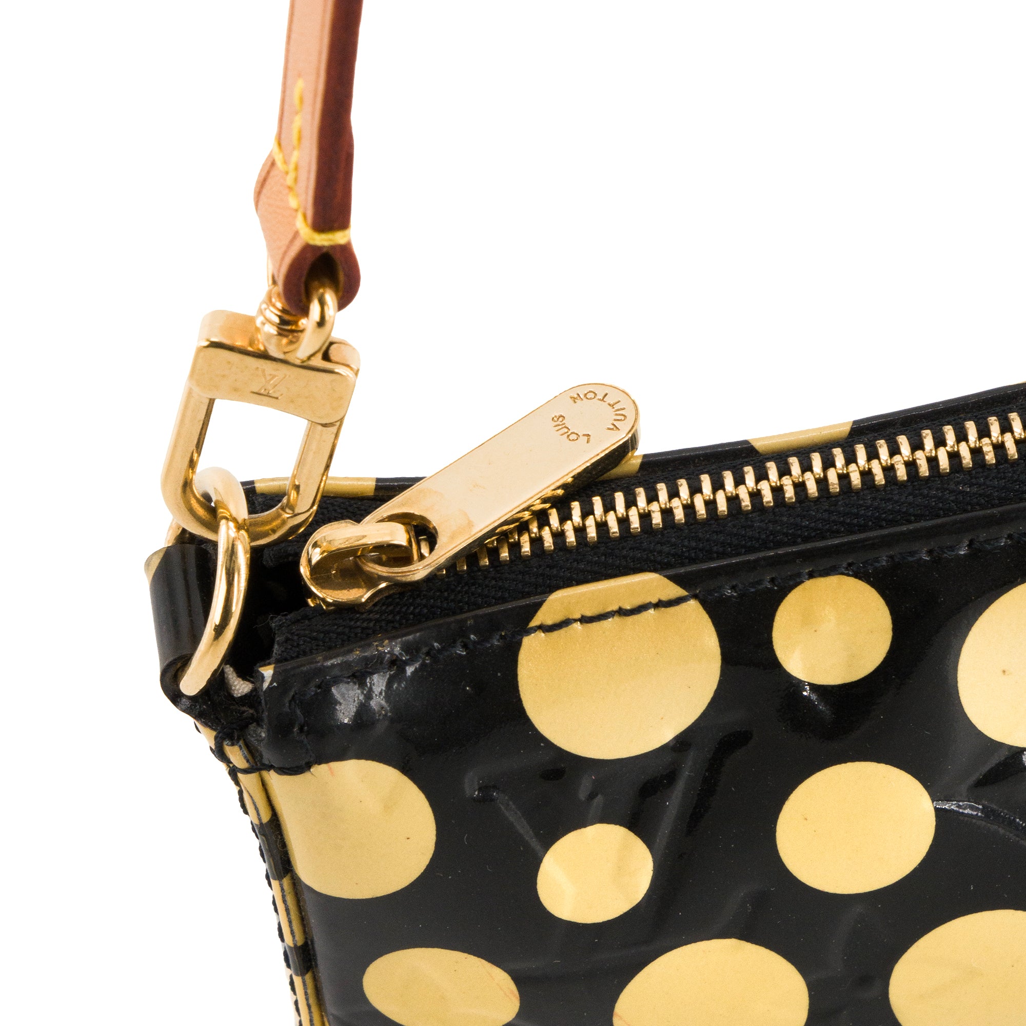 LOUIS VUITTON - Pochette Accessoire NM Louis Vuitton x Yayoi Kusama en cuir verni noir et jaune édition limitée
