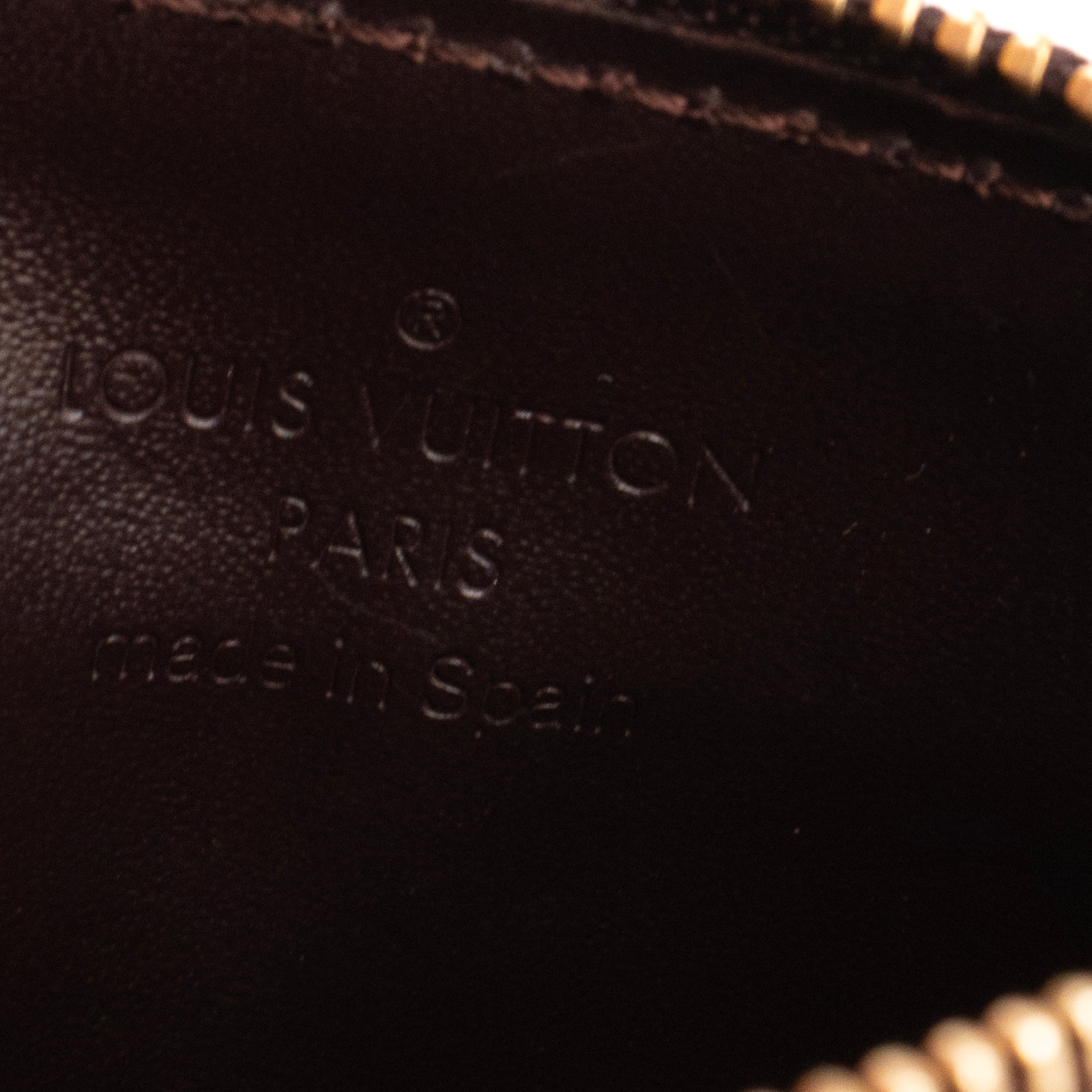 LOUIS VUITTON - Pochette-clés Louis Vuitton en cuir verni bordeaux