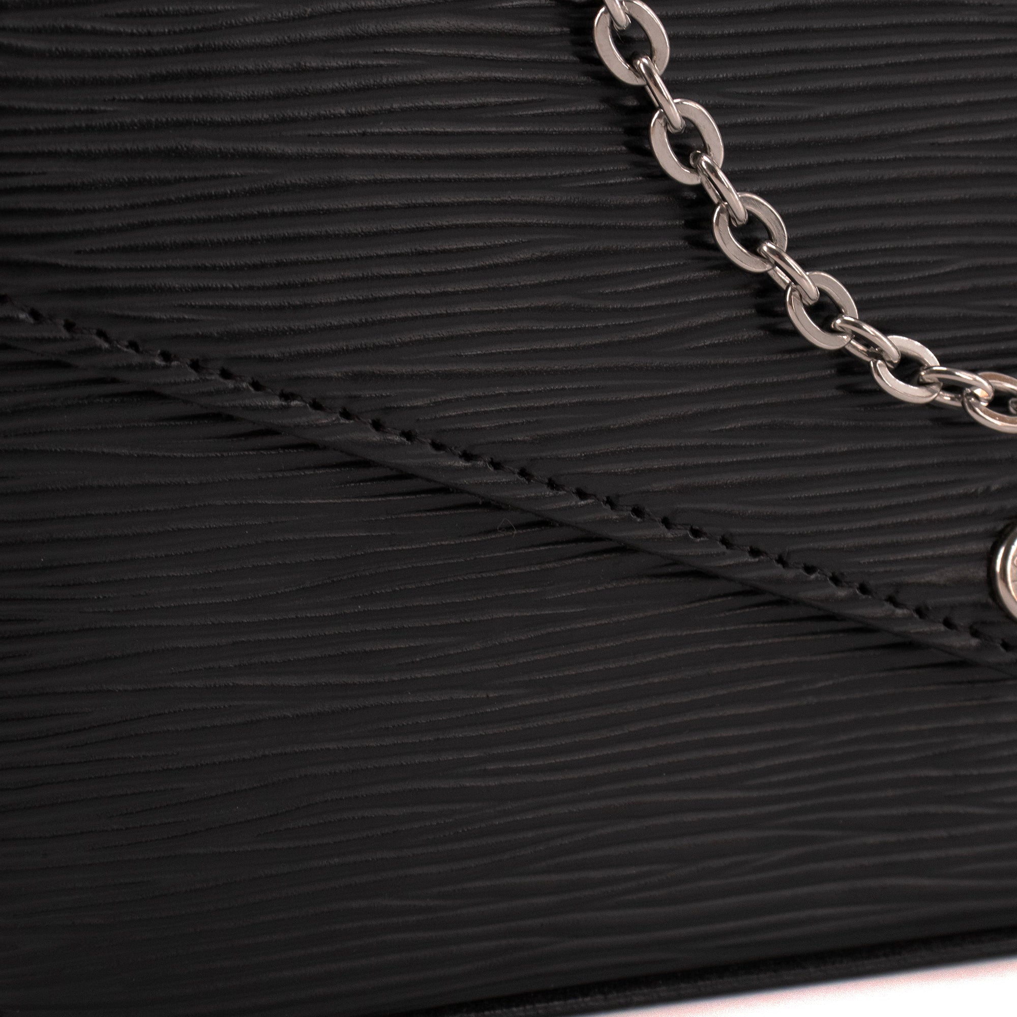 LOUIS VUITTON - Sac à bandoulière Pochette Félicie Louis Vuitton en cuir épi noir