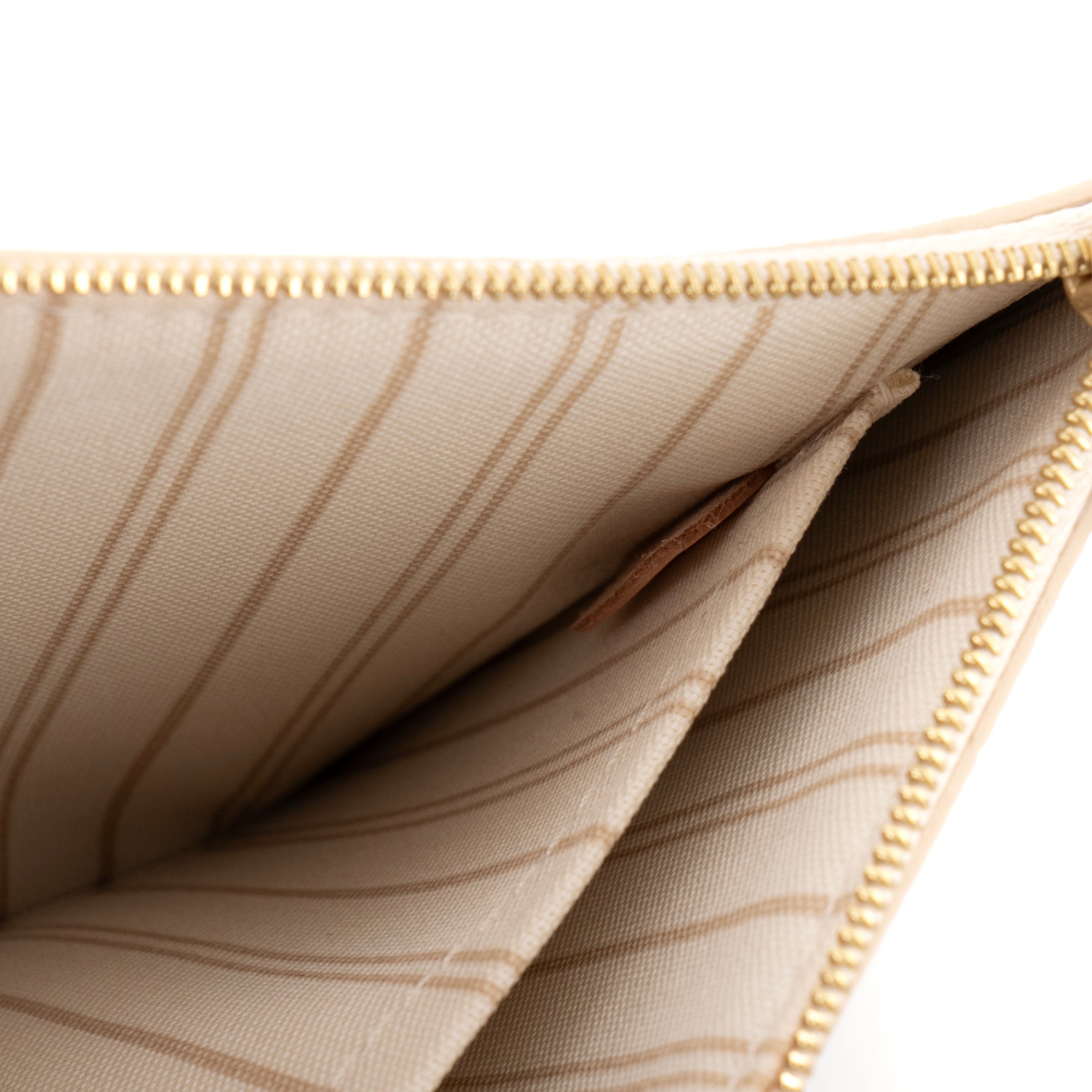 LOUIS VUITTON - Pochette Neverfull Louis Vuitton en toile enduite damier azur