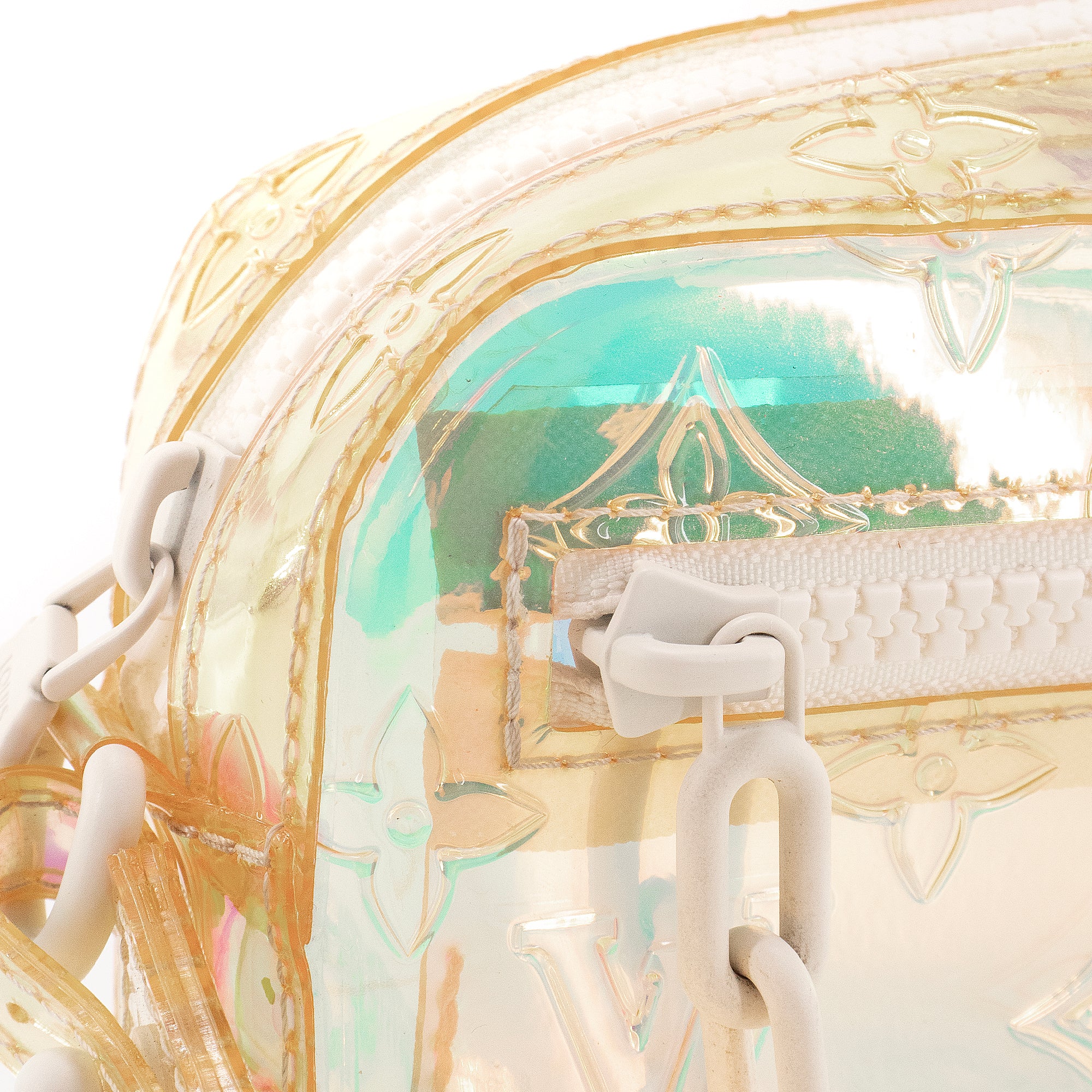 LOUIS VUITTON - Pochette Volga Prism Louis Vuitton en pvc iridescent