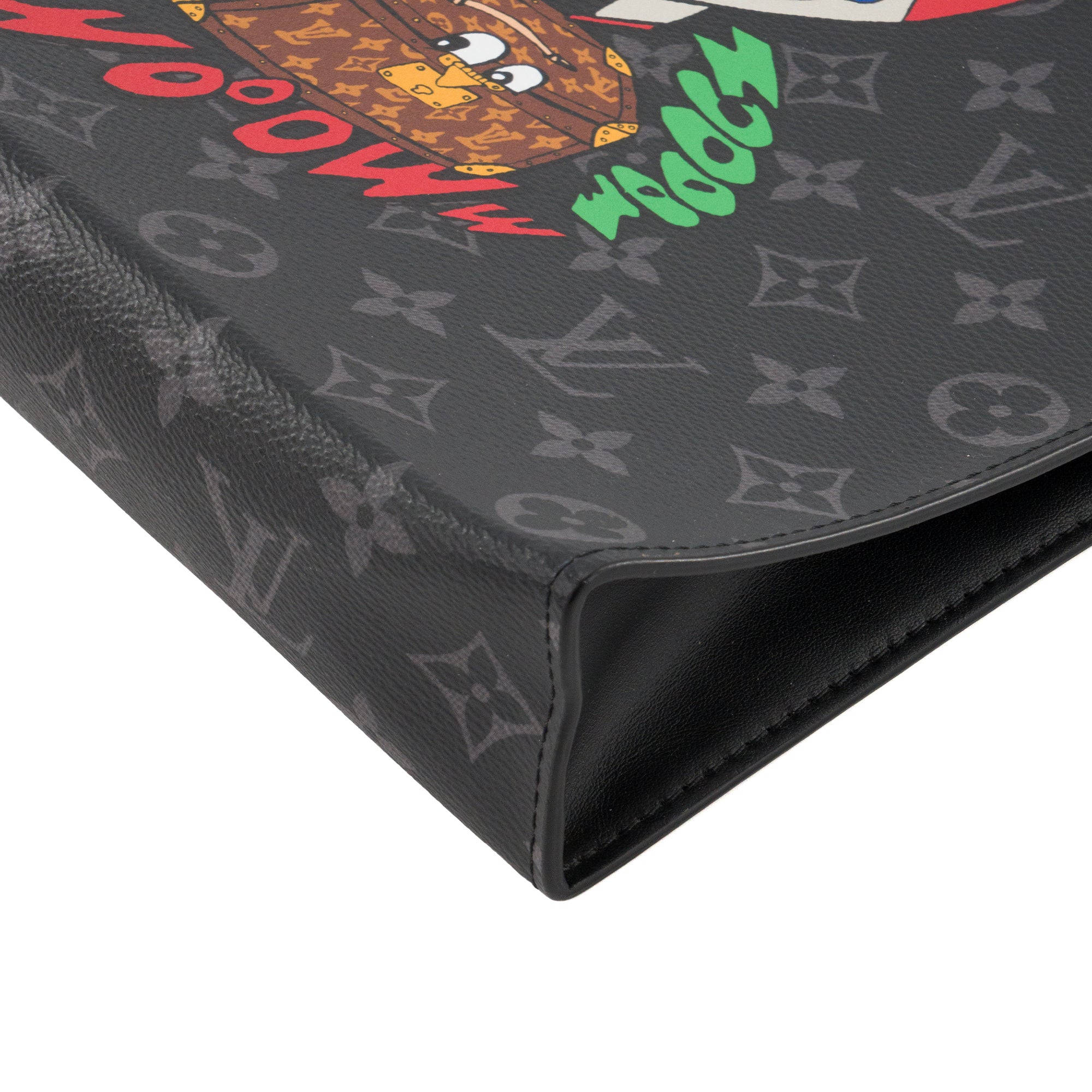 LOUIS VUITTON - Pochette Voyage 26 MM Louis Vuitton en toile enduite eclipse édition limitée