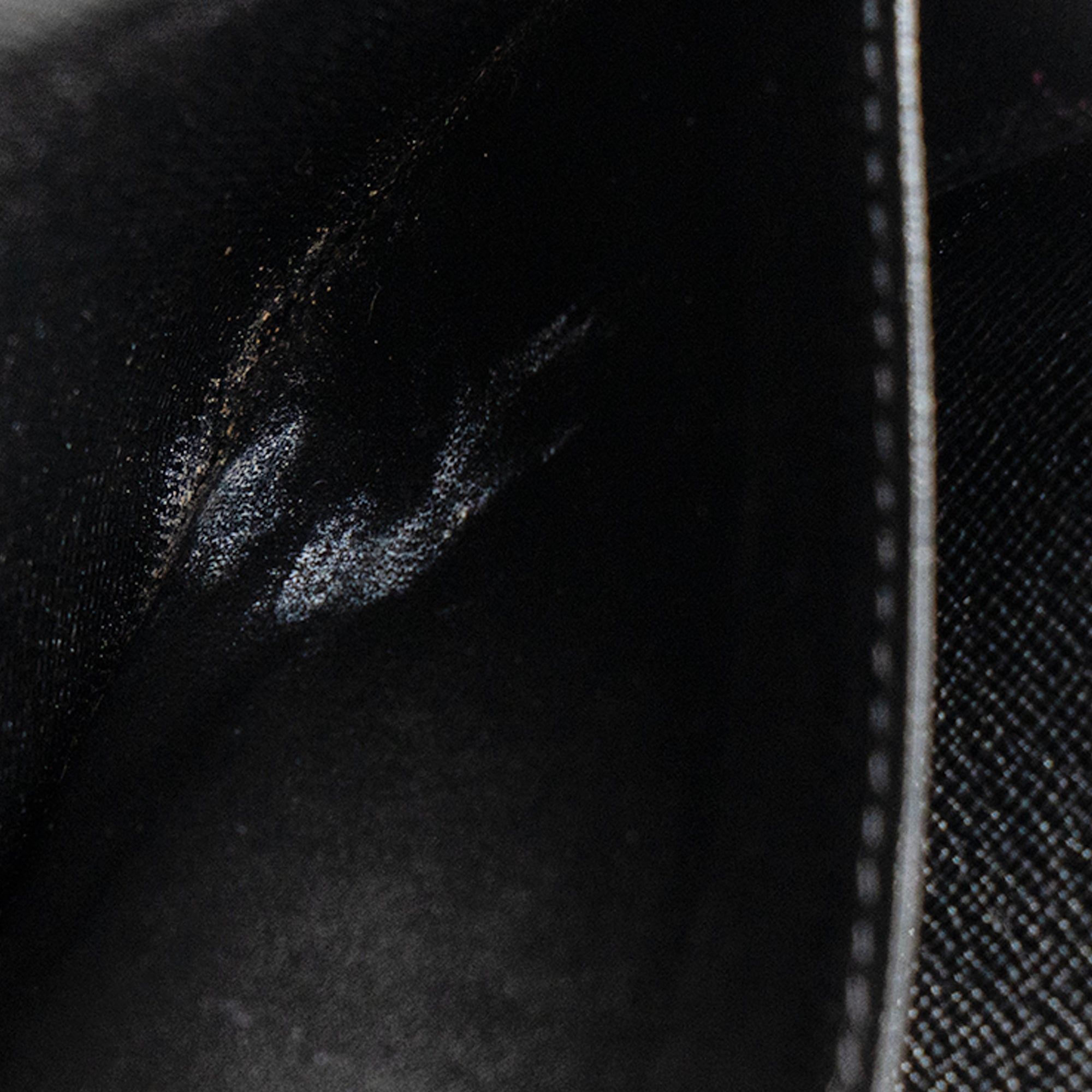LOUIS VUITTON - Portefeuille Sarah Louis Vuitton en cuir épi noir vintage