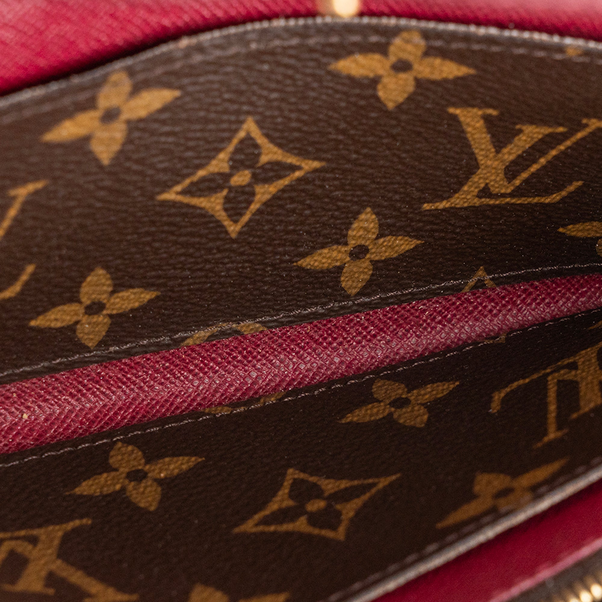 LOUIS VUITTON - Portefeuille Sarah Louis Vuitton en toile enduite monogrammée