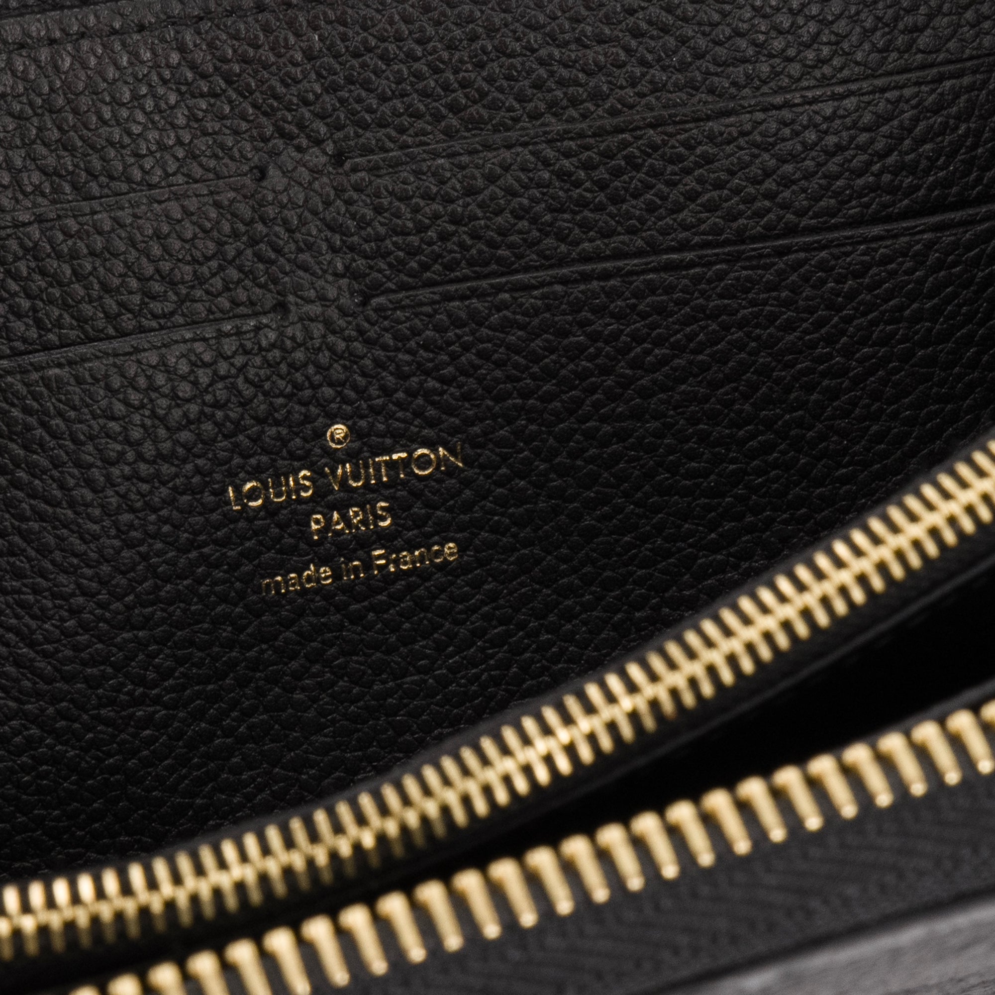 LOUIS VUITTON - Portefeuille Zippy Louis Vuitton en cuir empreinte noir