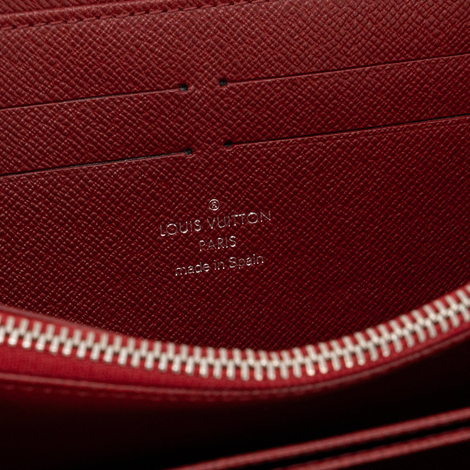 LOUIS VUITTON - Portefeuille Zippy Louis Vuitton en cuir épi rouge