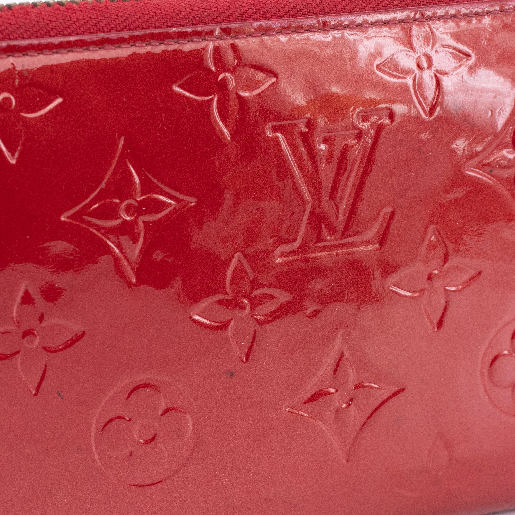 LOUIS VUITTON - Louis Vuitton Zippy wallet in red patent leather
