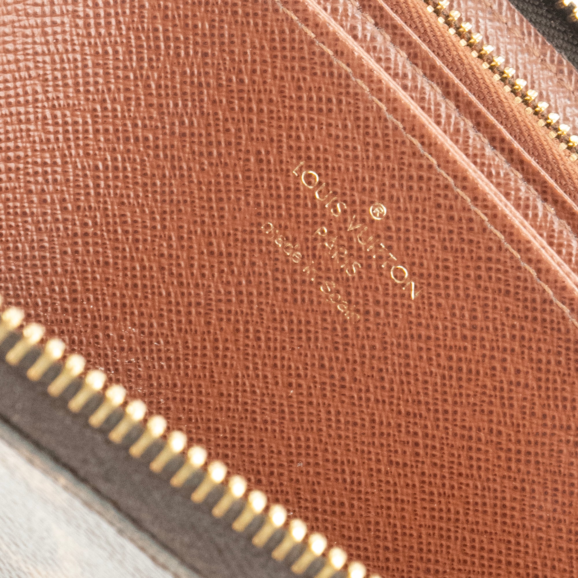 LOUIS VUITTON - Portefeuille Zippy Louis Vuitton en toile enduite monogrammée vintage
