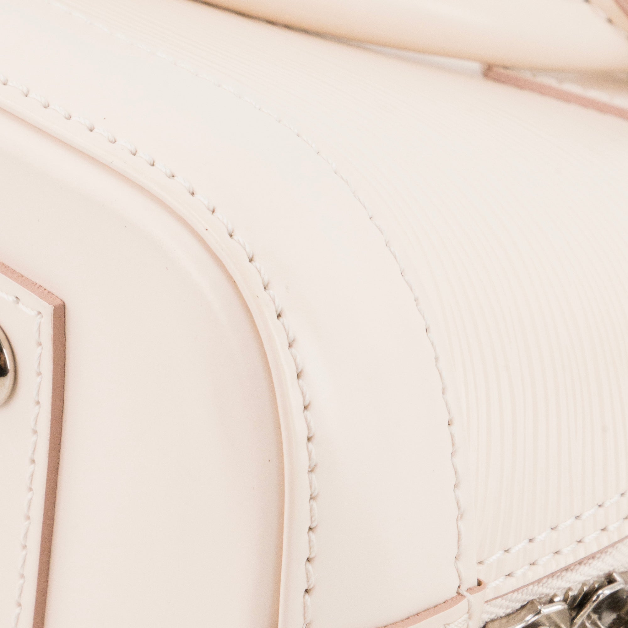 LOUIS VUITTON - Sac à bandoulière Alma BB Louis Vuitton en cuir épi beige