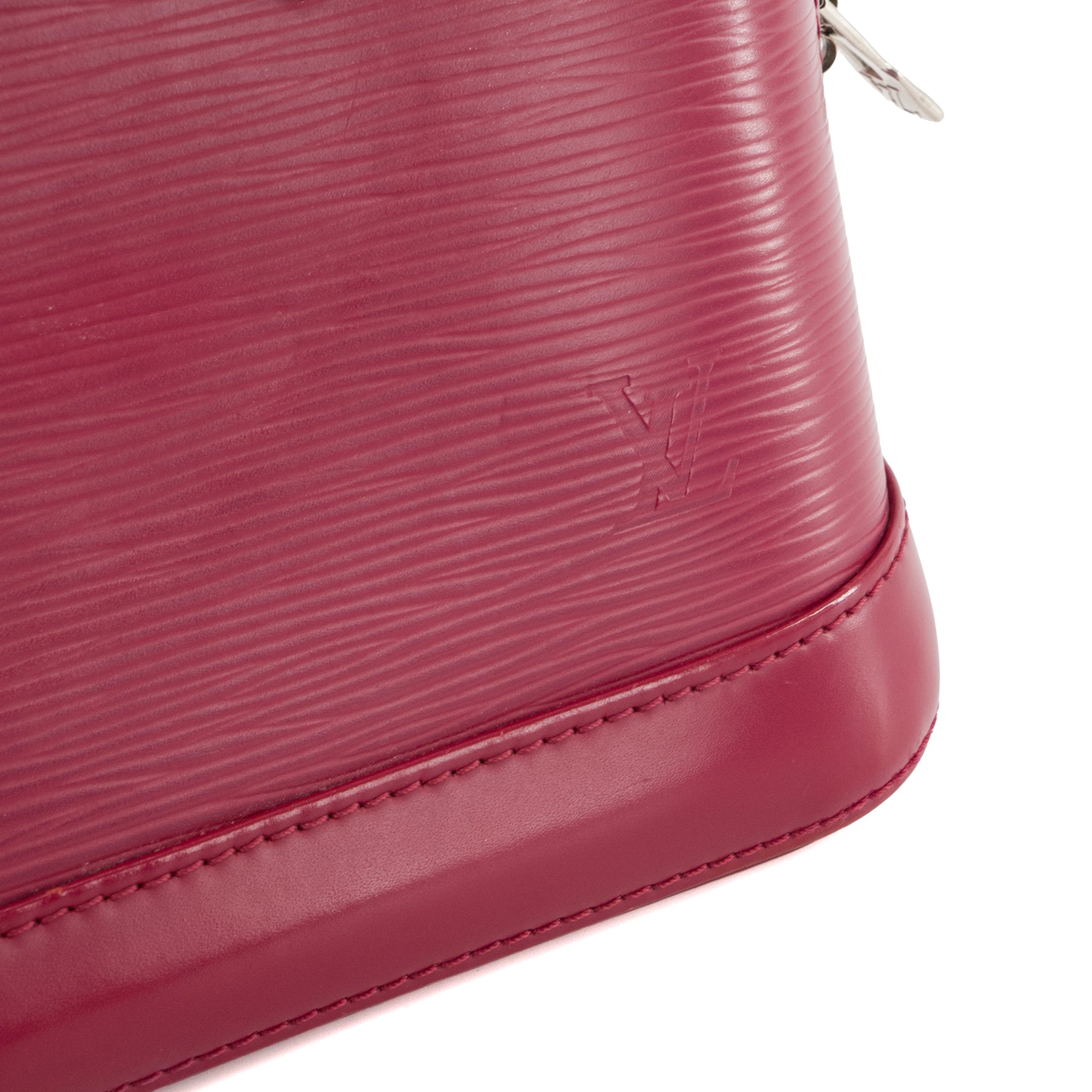 LOUIS VUITTON - Sac à bandoulière Alma BB Louis Vuitton en cuir épi framboise