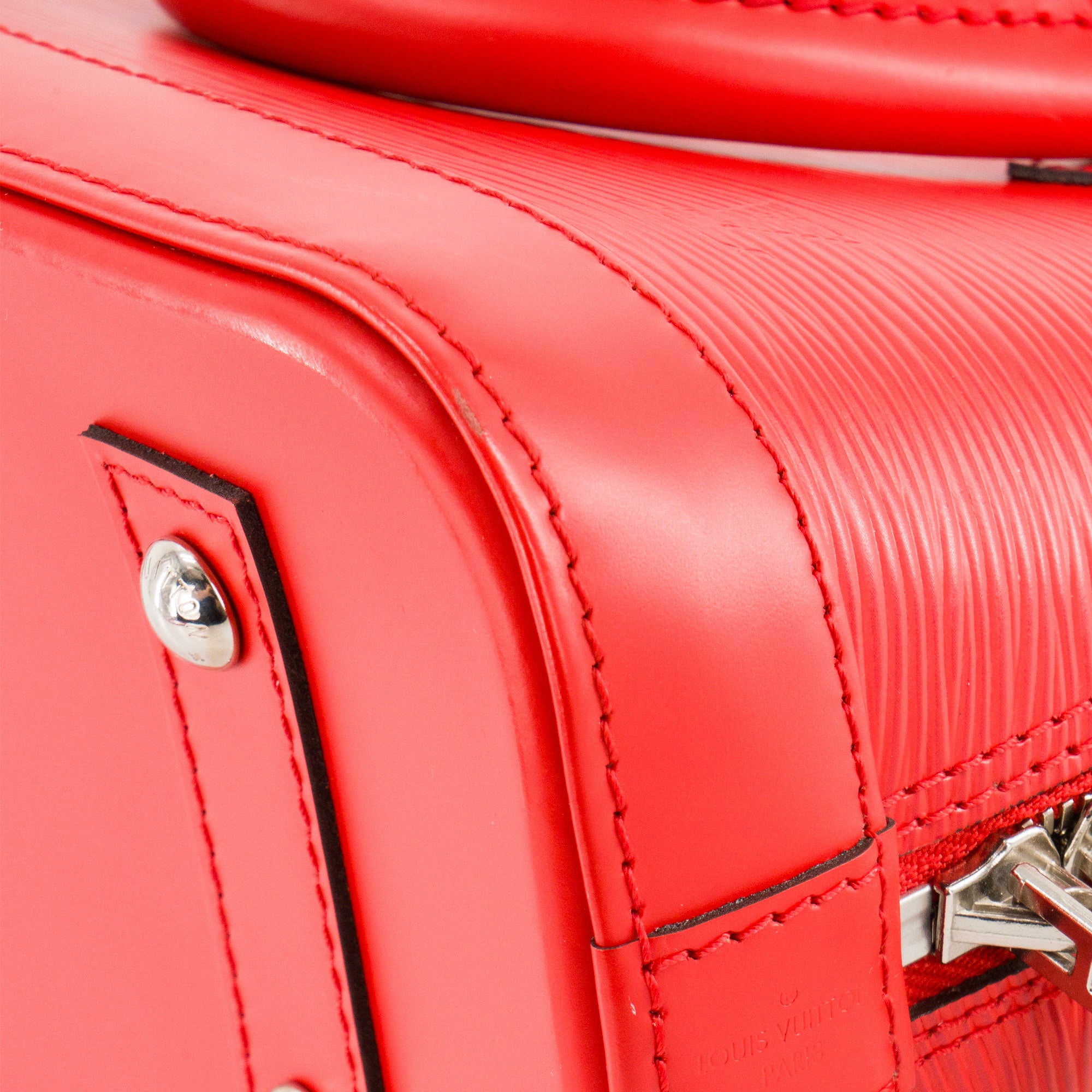 LOUIS VUITTON - Sac à bandoulière Alma BB Louis Vuitton en cuir épi rouge