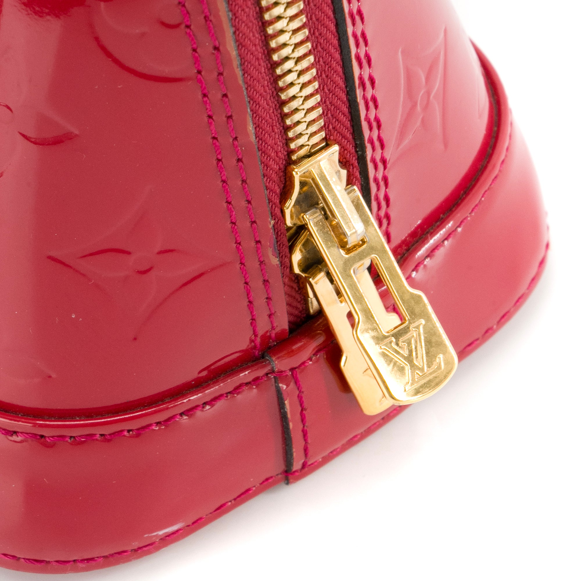 LOUIS VUITTON - Sac à bandoulière Alma BB Louis Vuitton en cuir verni framboise