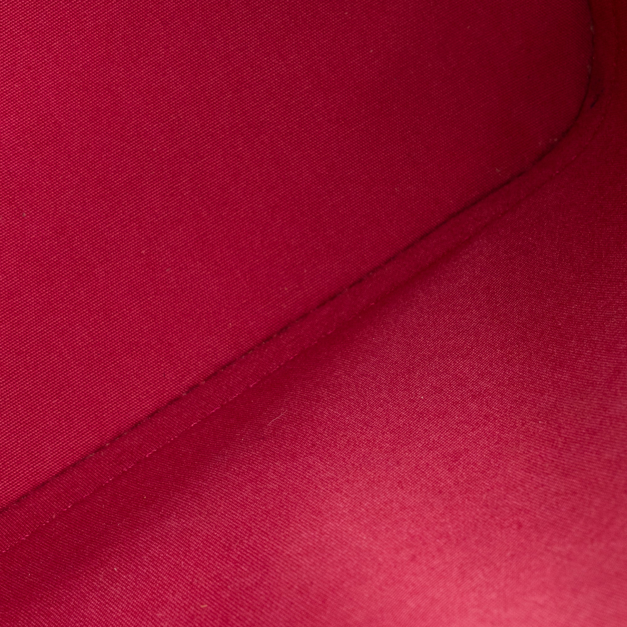 LOUIS VUITTON - Sac à bandoulière Alma BB Louis Vuitton en cuir verni framboise