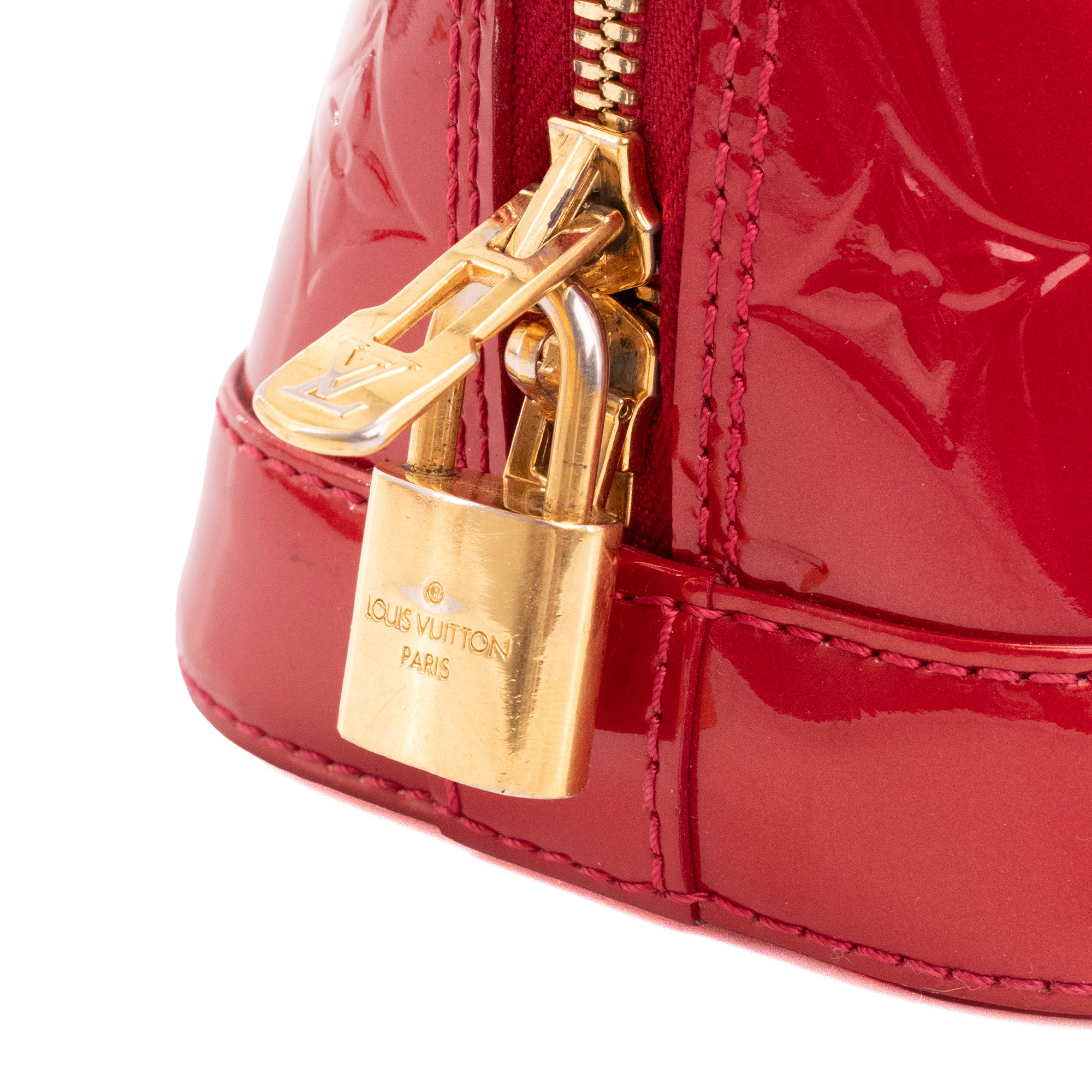 LOUIS VUITTON - Sac à bandoulière Alma BB Louis Vuitton en cuir verni rouge