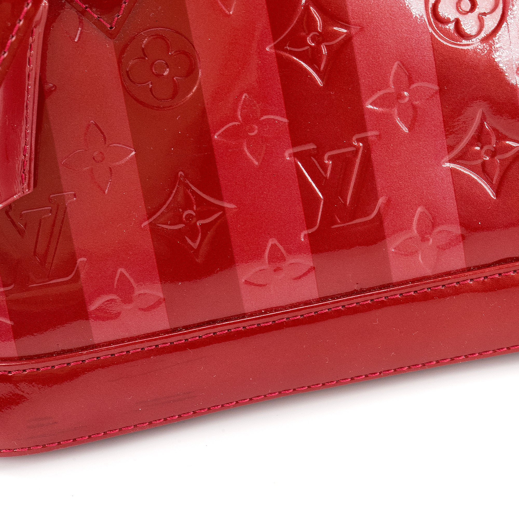 LOUIS VUITTON - Sac à bandoulière Alma BB Louis Vuitton en cuir verni rouge et rose édition limitée