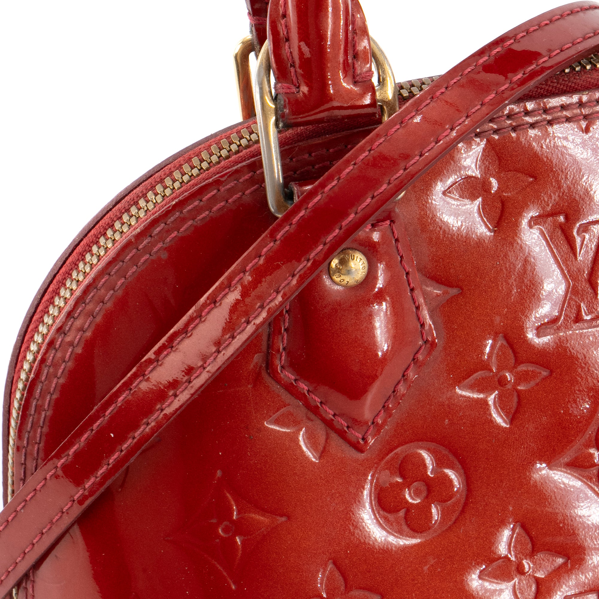 LOUIS VUITTON - Sac à bandoulière Alma BB Louis Vuitton en cuir verni rouge irisé