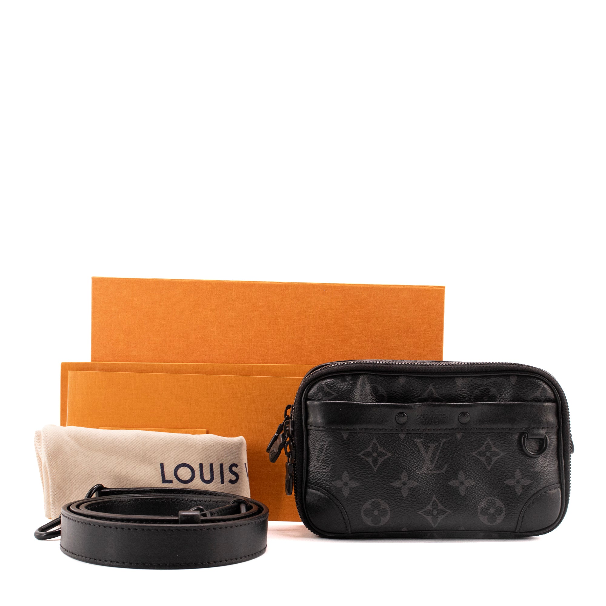 LOUIS VUITTON - Sac à bandoulière Alpha Wearable Louis Vuitton en toile enduite monogrammée eclipse