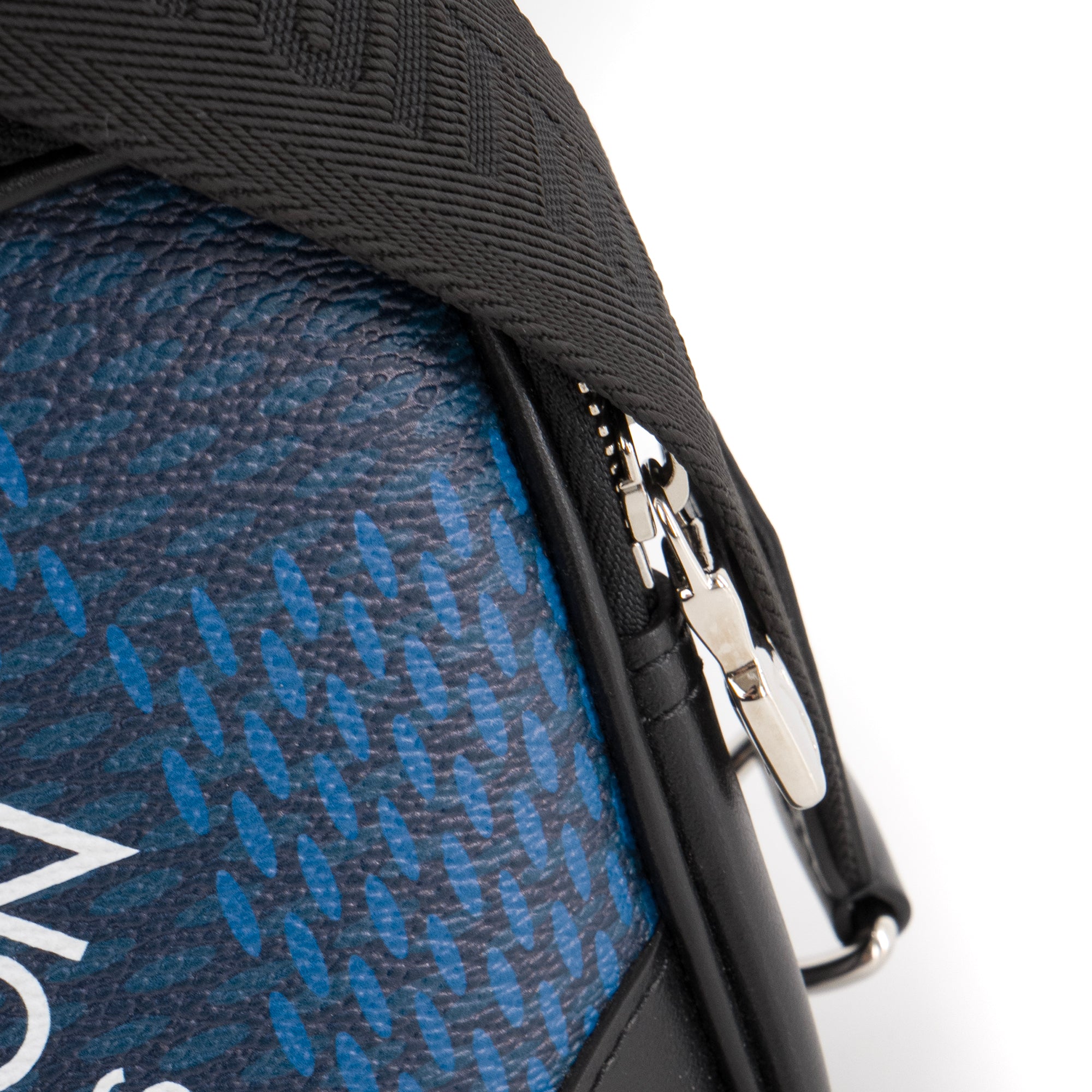 LOUIS VUITTON - Sac à bandoulière Amazone 3D Louis Vuitton en toile enduite bleue