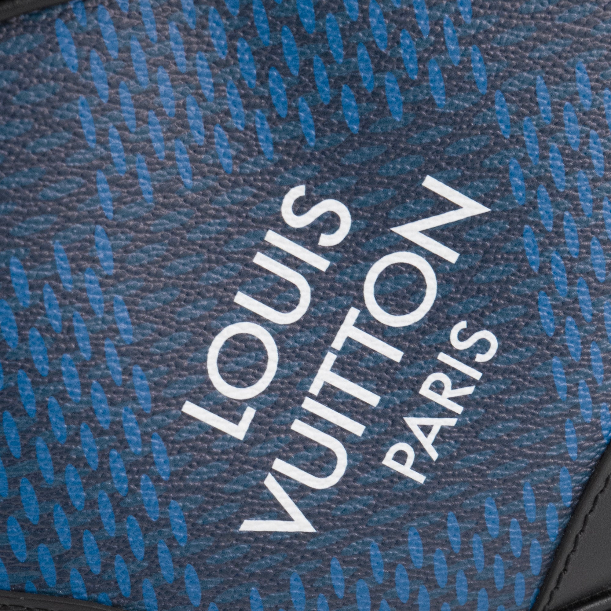 LOUIS VUITTON - Sac à bandoulière Amazone 3D Louis Vuitton en toile enduite bleue