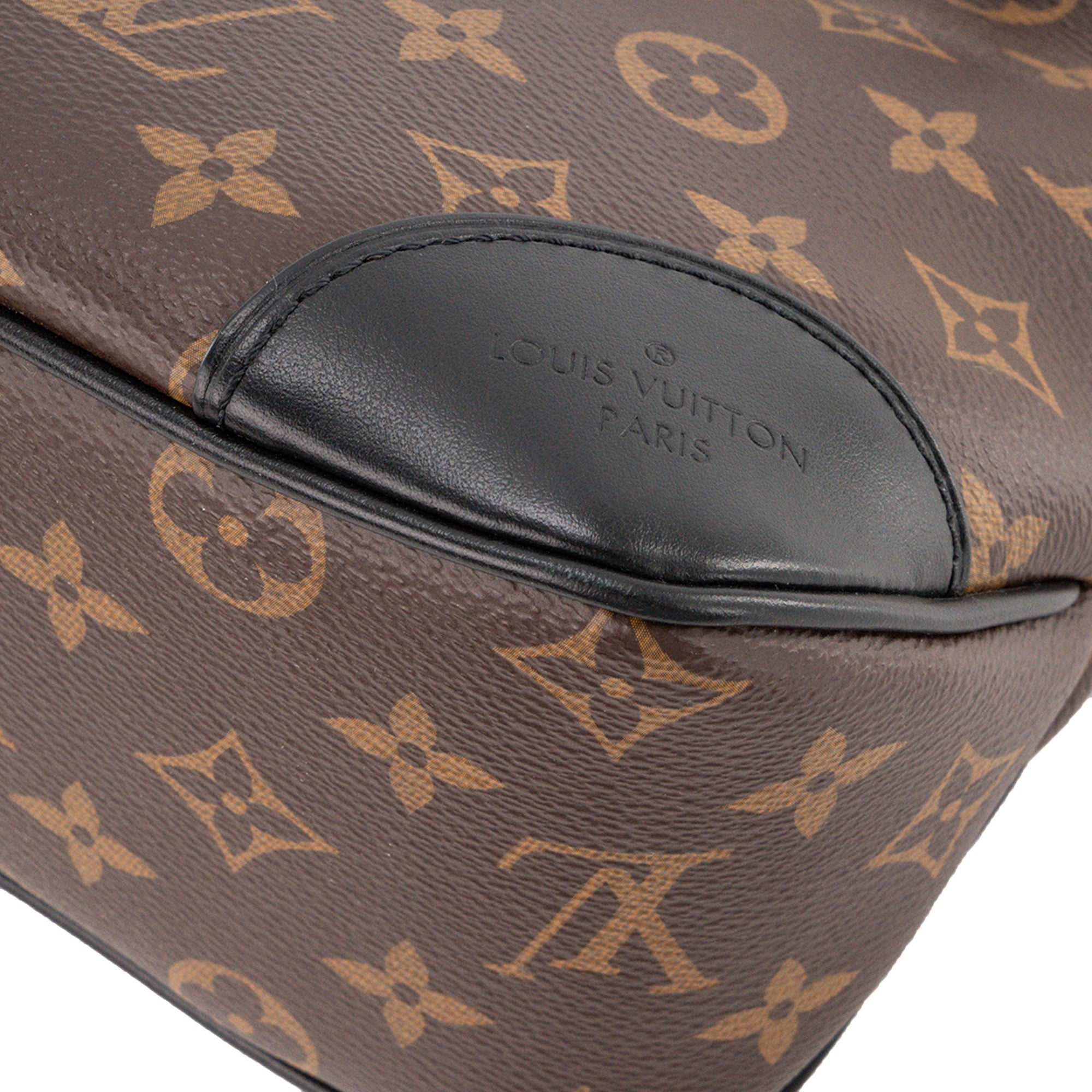 LOUIS VUITTON - Sac à bandoulière Boulogne PM Louis Vuitton en toile enduite monogrammée et cuir noir
