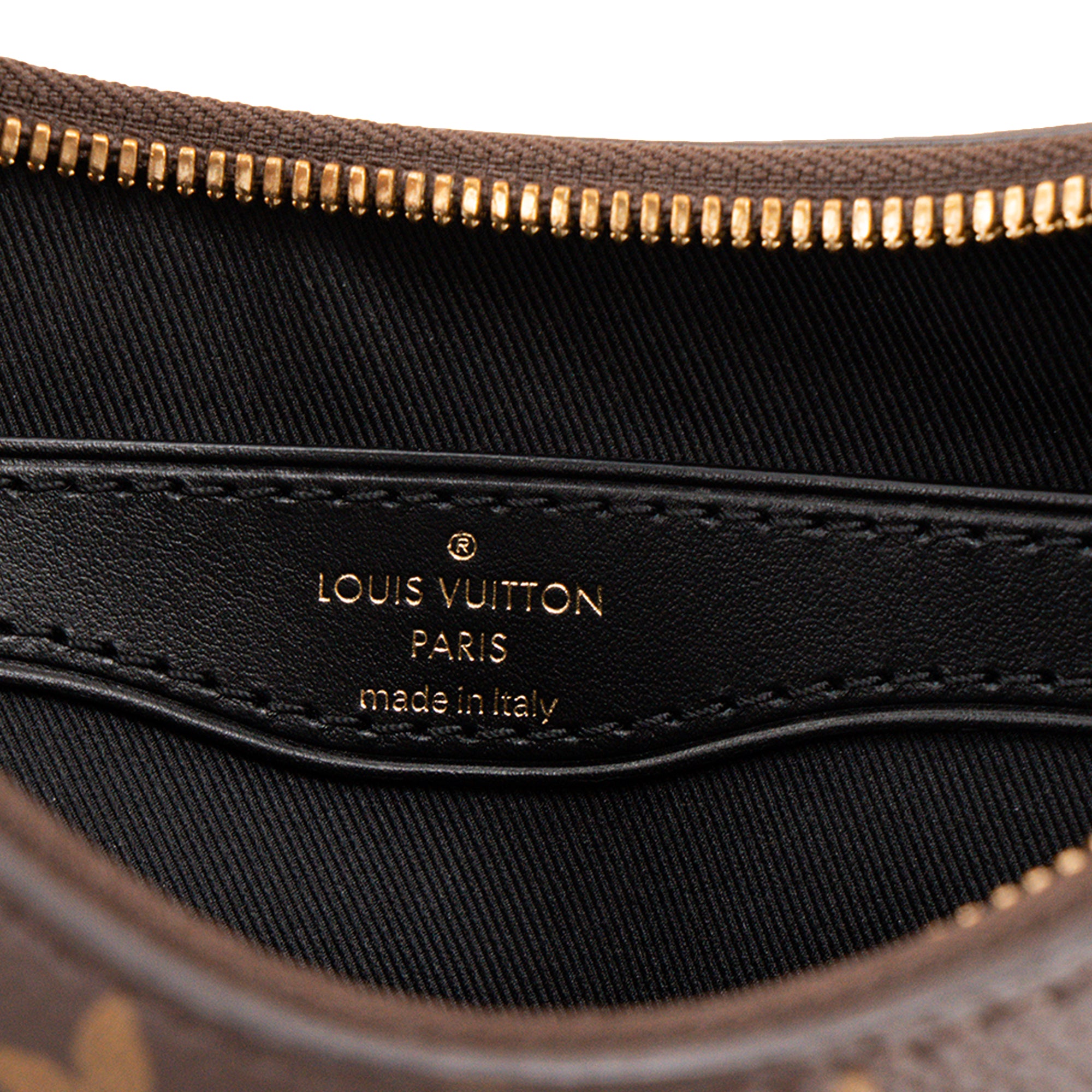 LOUIS VUITTON - Sac à bandoulière Boulogne PM Louis Vuitton en toile enduite monogrammée et cuir noir