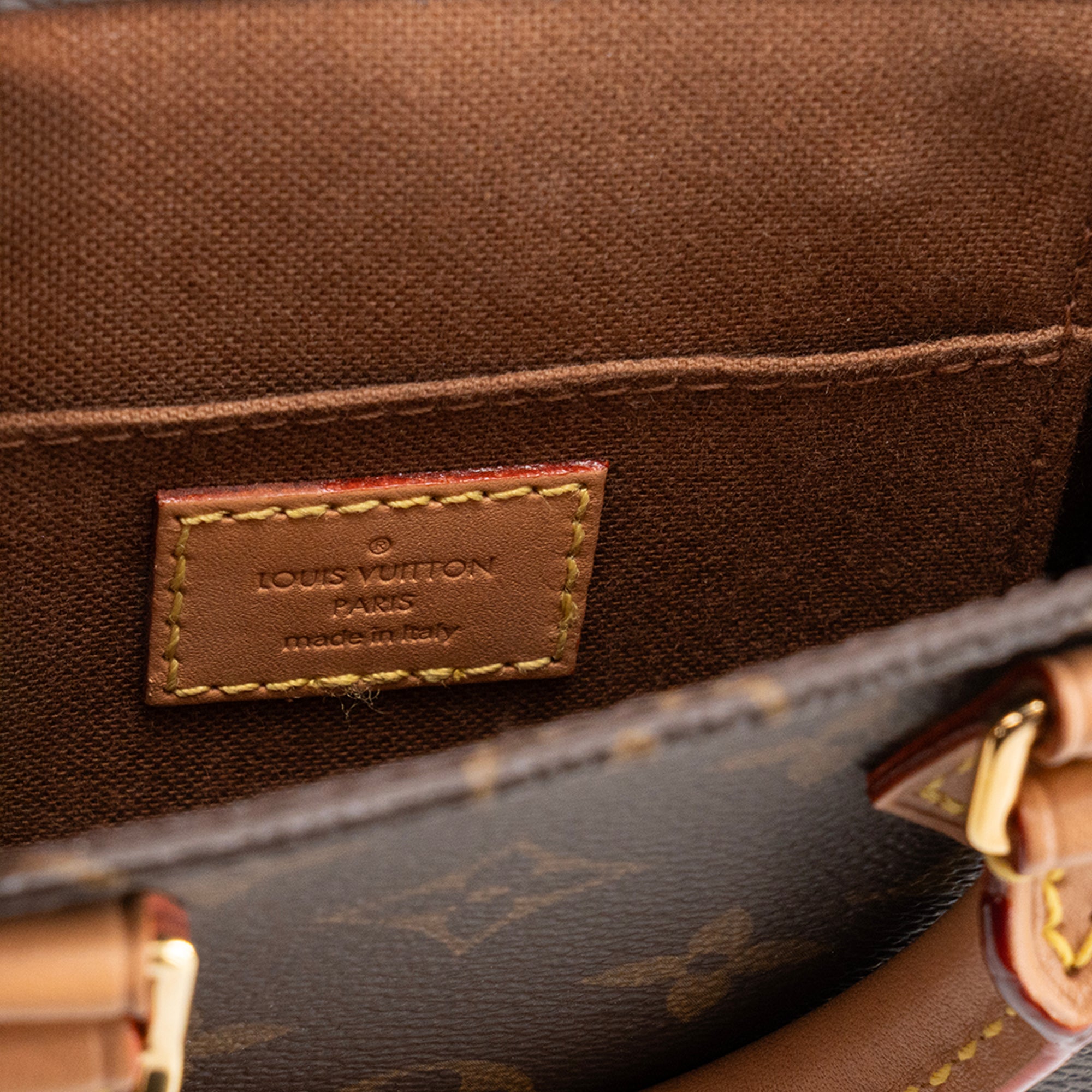 LOUIS VUITTON - Sac à bandoulière Cabas Plat PM Louis Vuitton en toile monogrammée