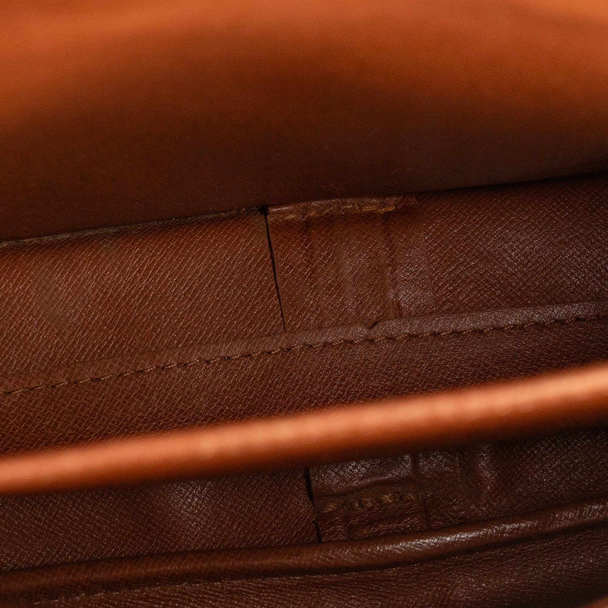 LOUIS VUITTON - Sac à bandoulière Cartouchière Louis vuitton en toile enduite monogrammée vintage