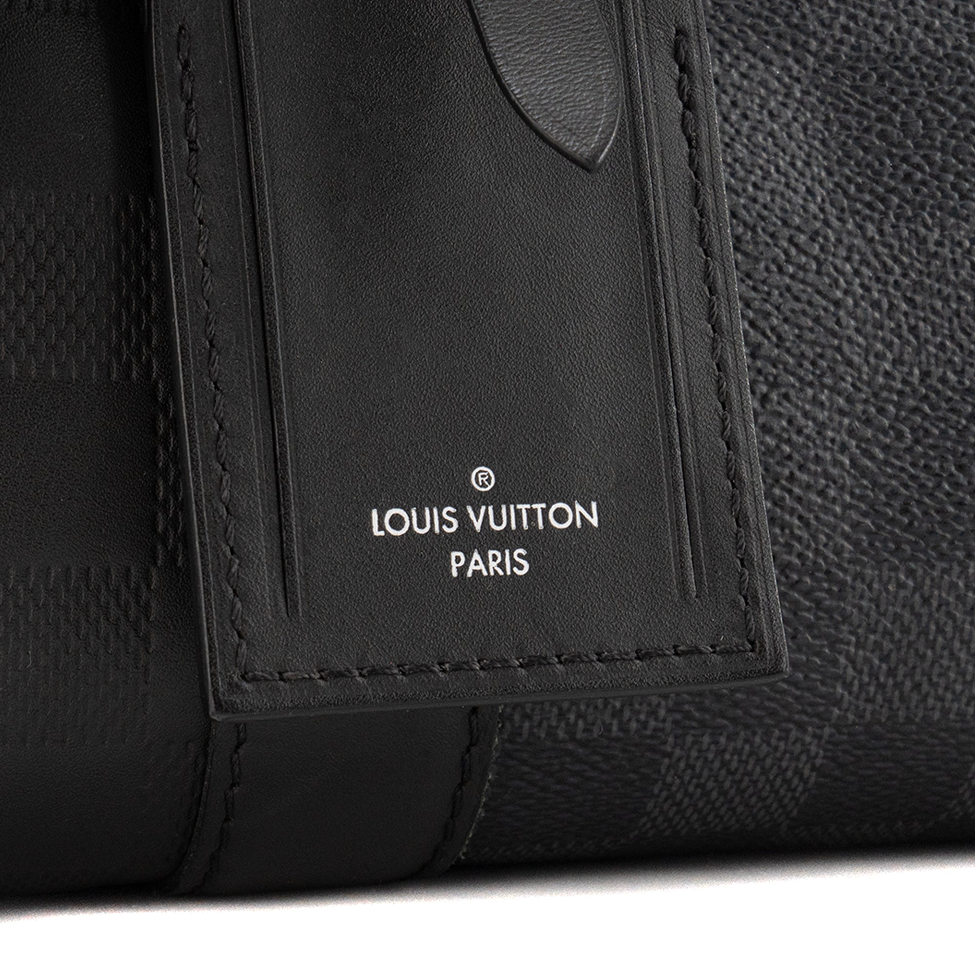 LOUIS VUITTON - Sac à bandoulière City Keepall Louis Vuitton en cuir damier noir édition limitée