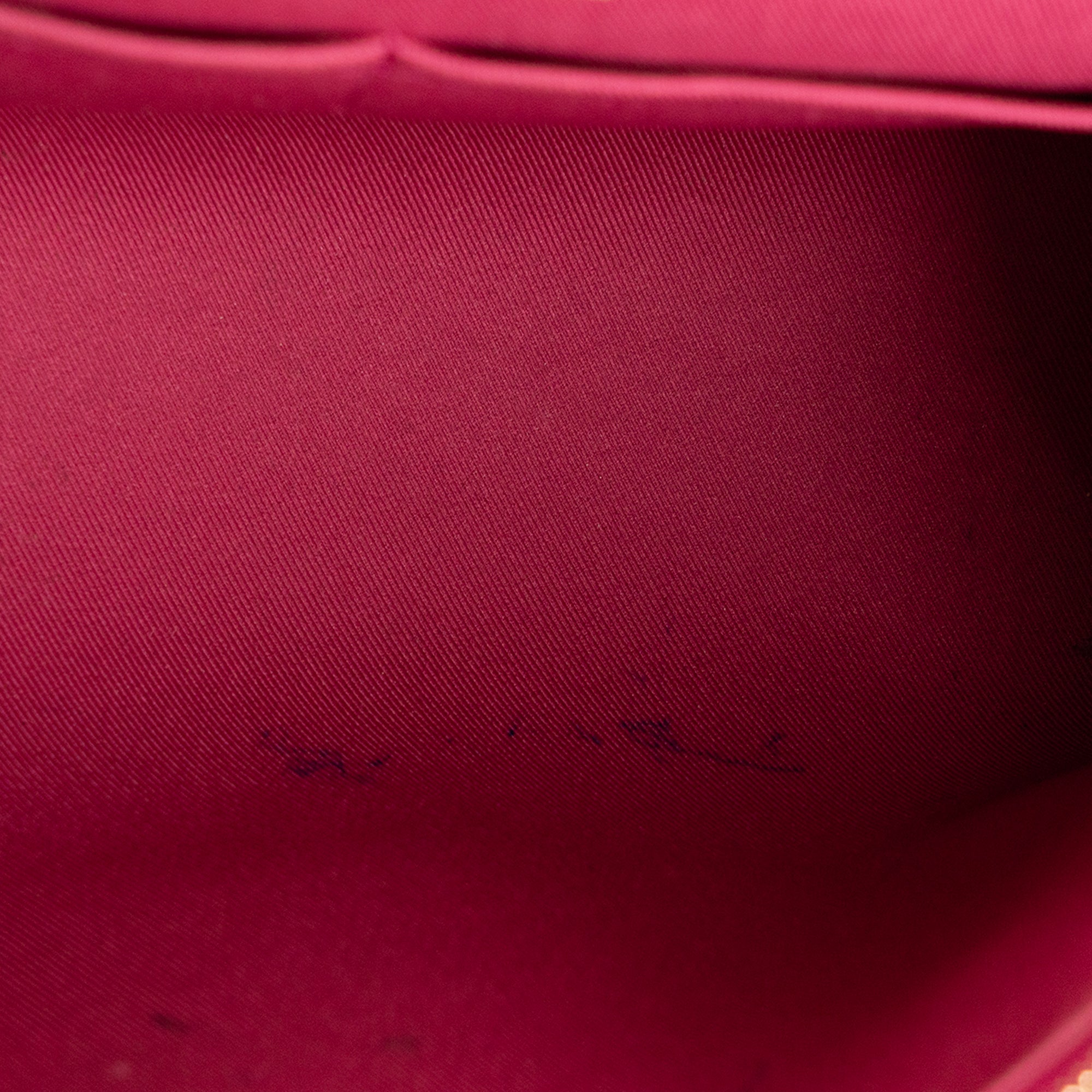 LOUIS VUITTON - Sac à bandoulière Cluny BB Louis Vuitton en toile enduite monogrammée
