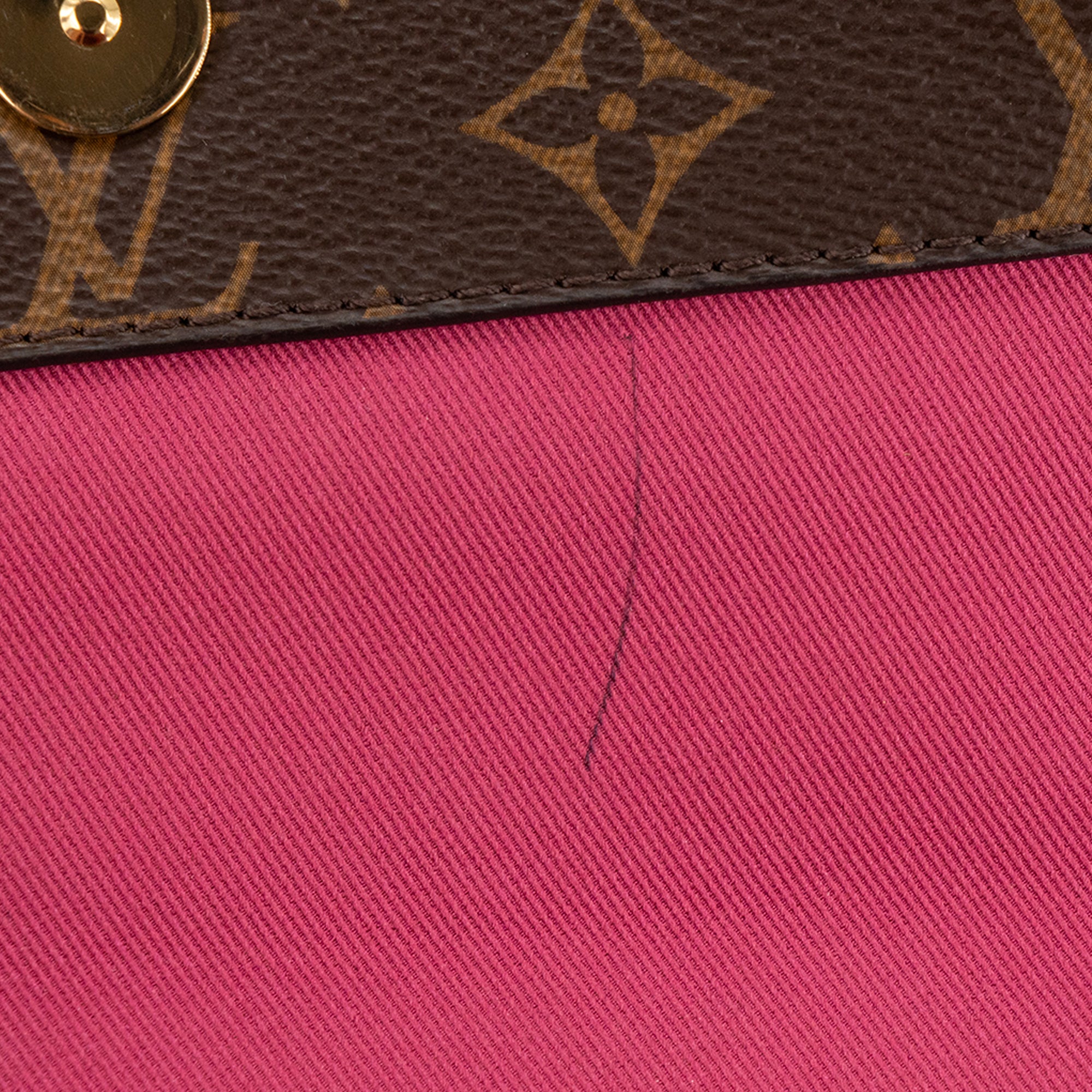 LOUIS VUITTON - Sac à bandoulière Cluny BB Louis Vuitton en toile enduite monogrammée