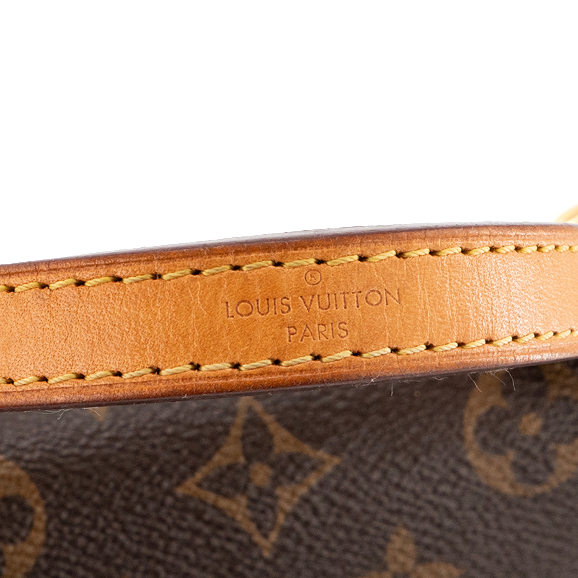 LOUIS VUITTON - Sac à bandoulière Cluny BB Louis Vuitton en toile enduite monogrammée