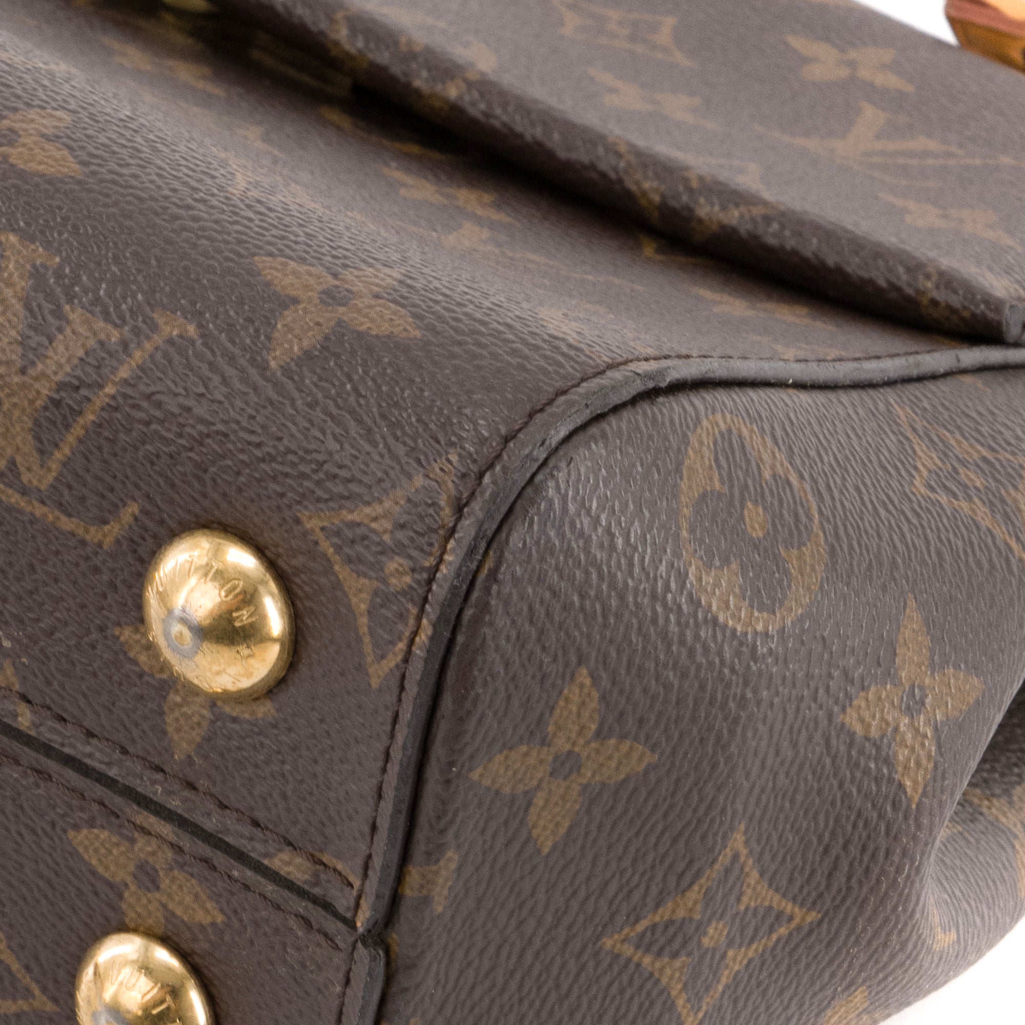 LOUIS VUITTON - Sac à bandoulière Cluny BB Louis Vuitton en toile enduite monogrammée