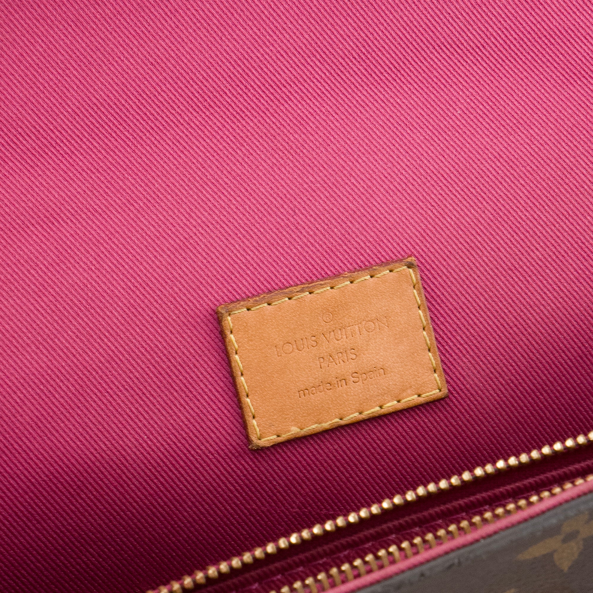 LOUIS VUITTON - Sac à bandoulière Cluny BB Louis Vuitton en toile enduite monogrammée