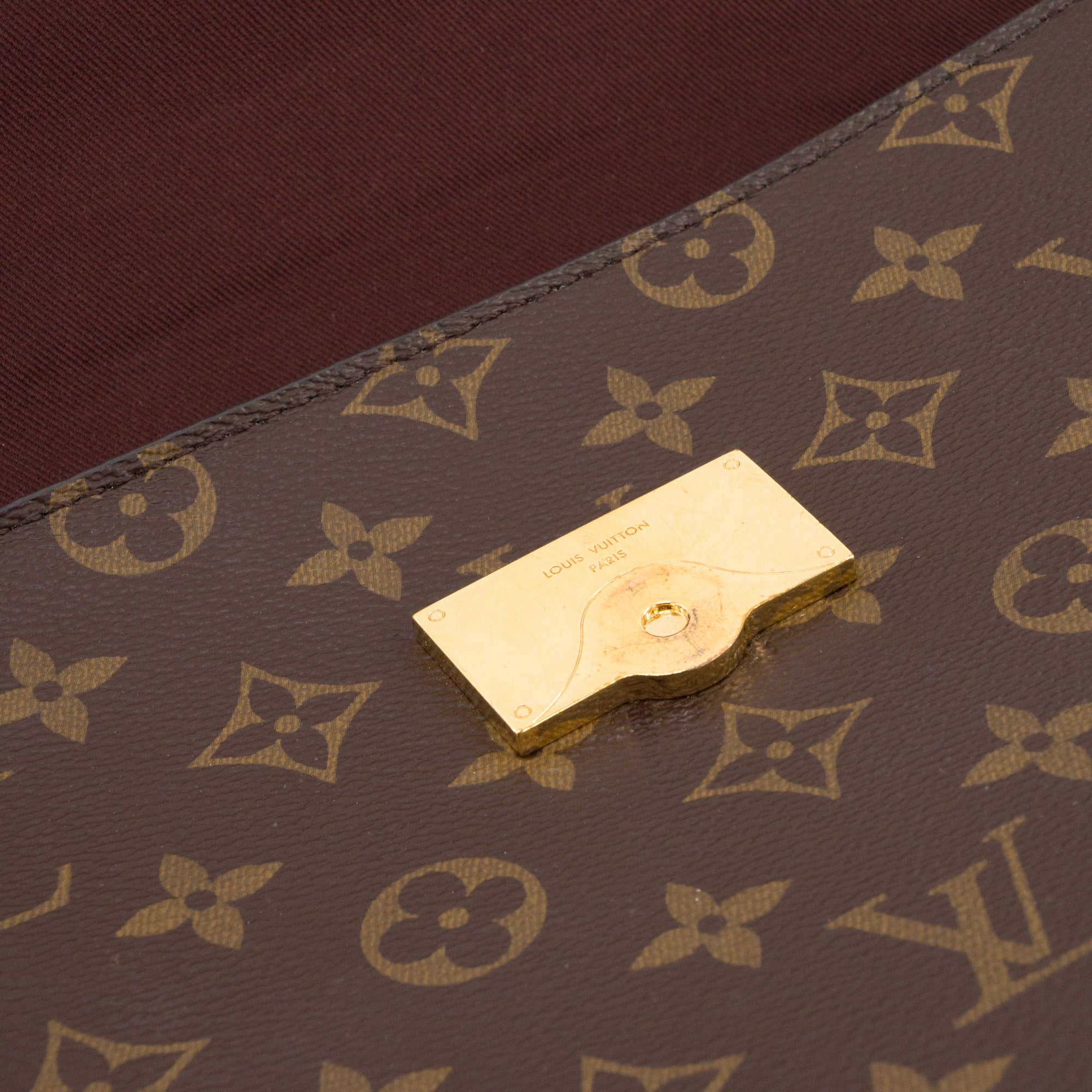 LOUIS VUITTON - Sac à bandoulière Cluny MM Louis Vuitton en toile monogrammée marron