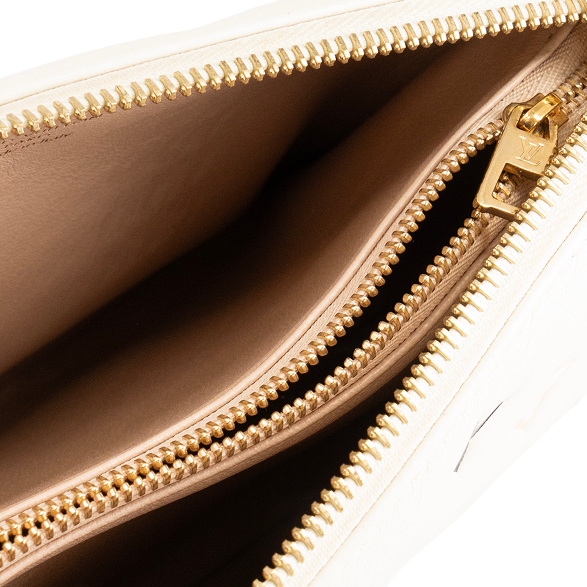 LOUIS VUITTON - Sac à bandoulière Coussin PM Louis Vuitton en cuir beige édition limitée