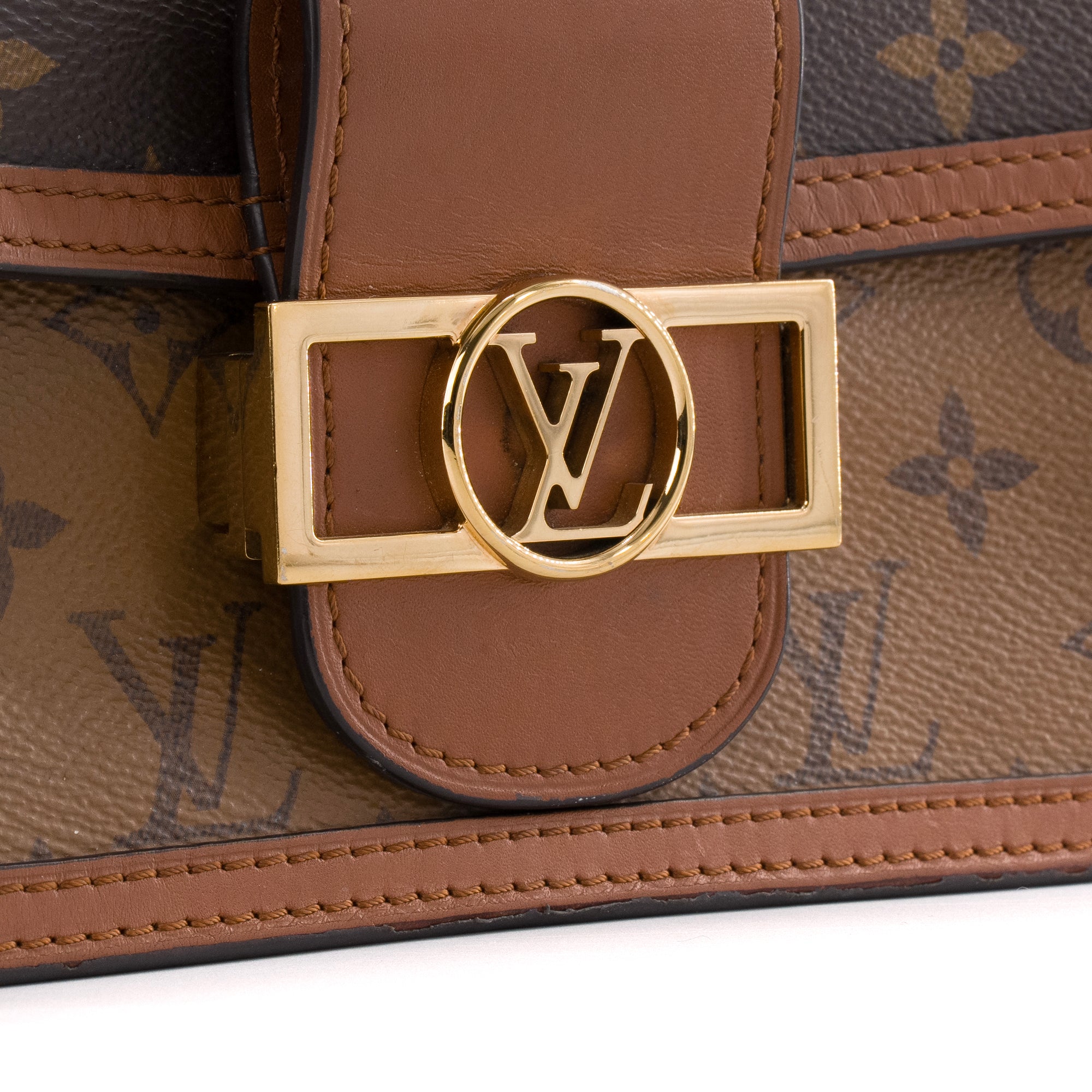 LOUIS VUITTON - Sac à bandoulière Dauphine mini Louis Vuitton en toile enduite monogrammée