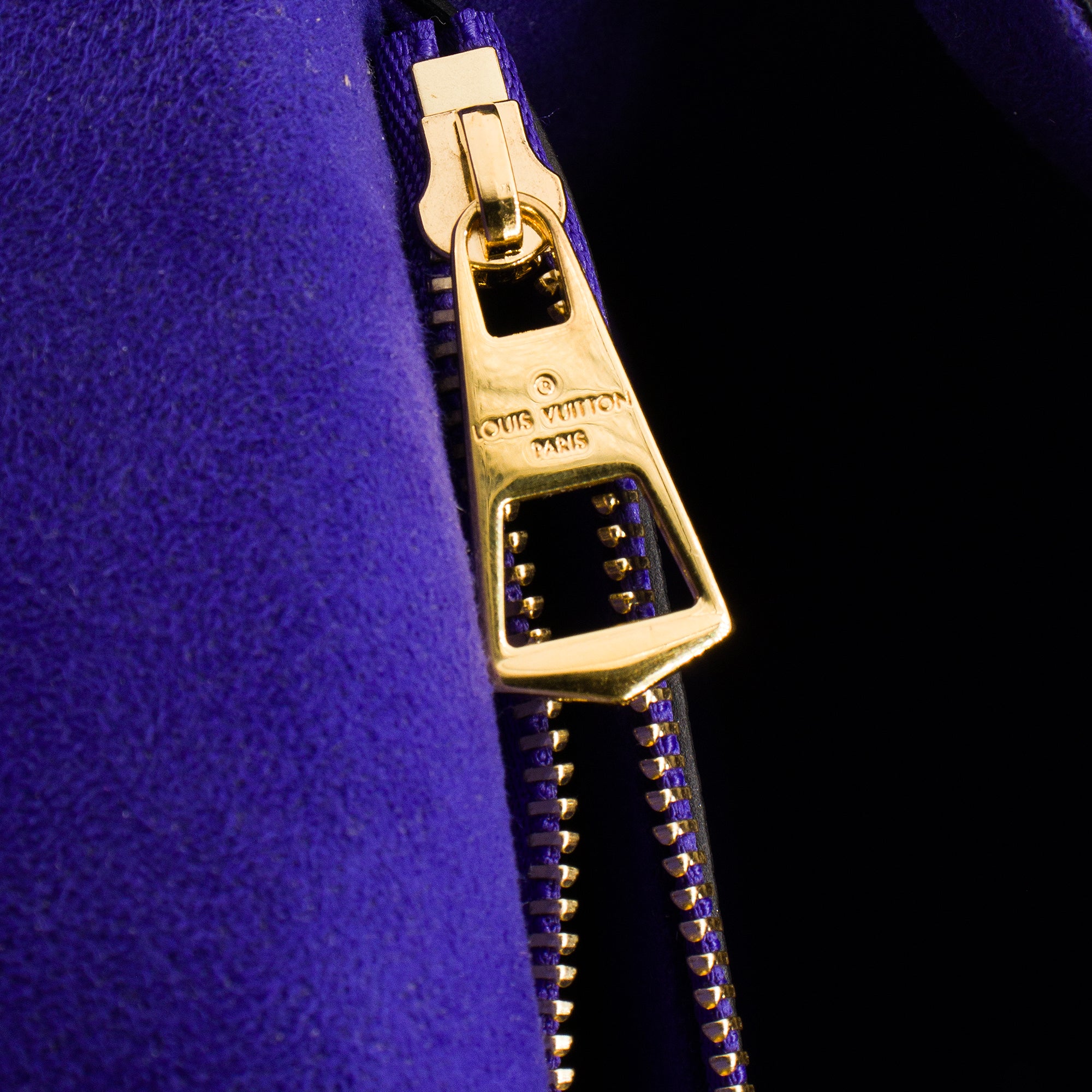 LOUIS VUITTON - Sac à bandoulière Diane Louis Vuitton en cuir empreinte noir