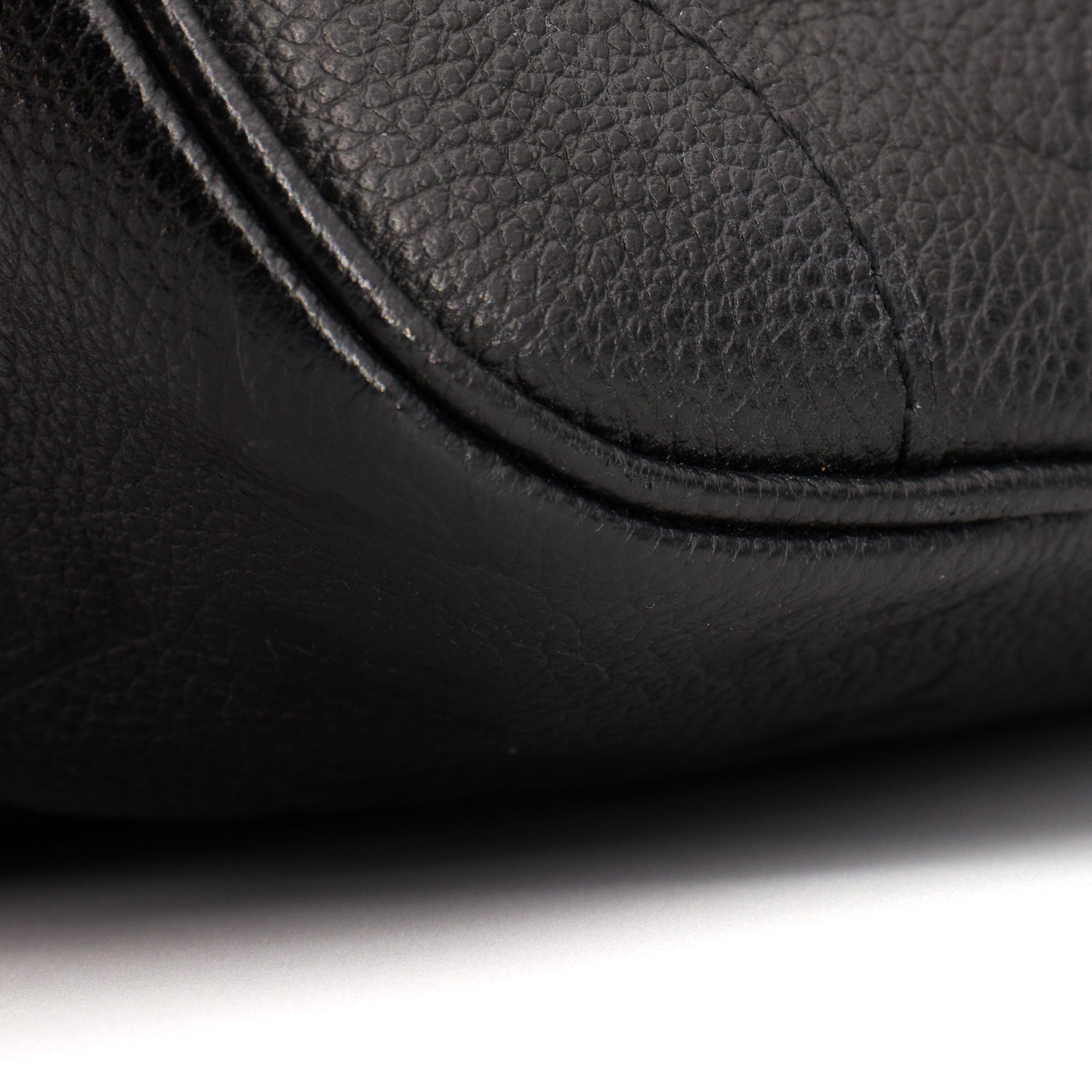 LOUIS VUITTON - Sac à bandoulière Diane Louis Vuitton en cuir empreinte noir
