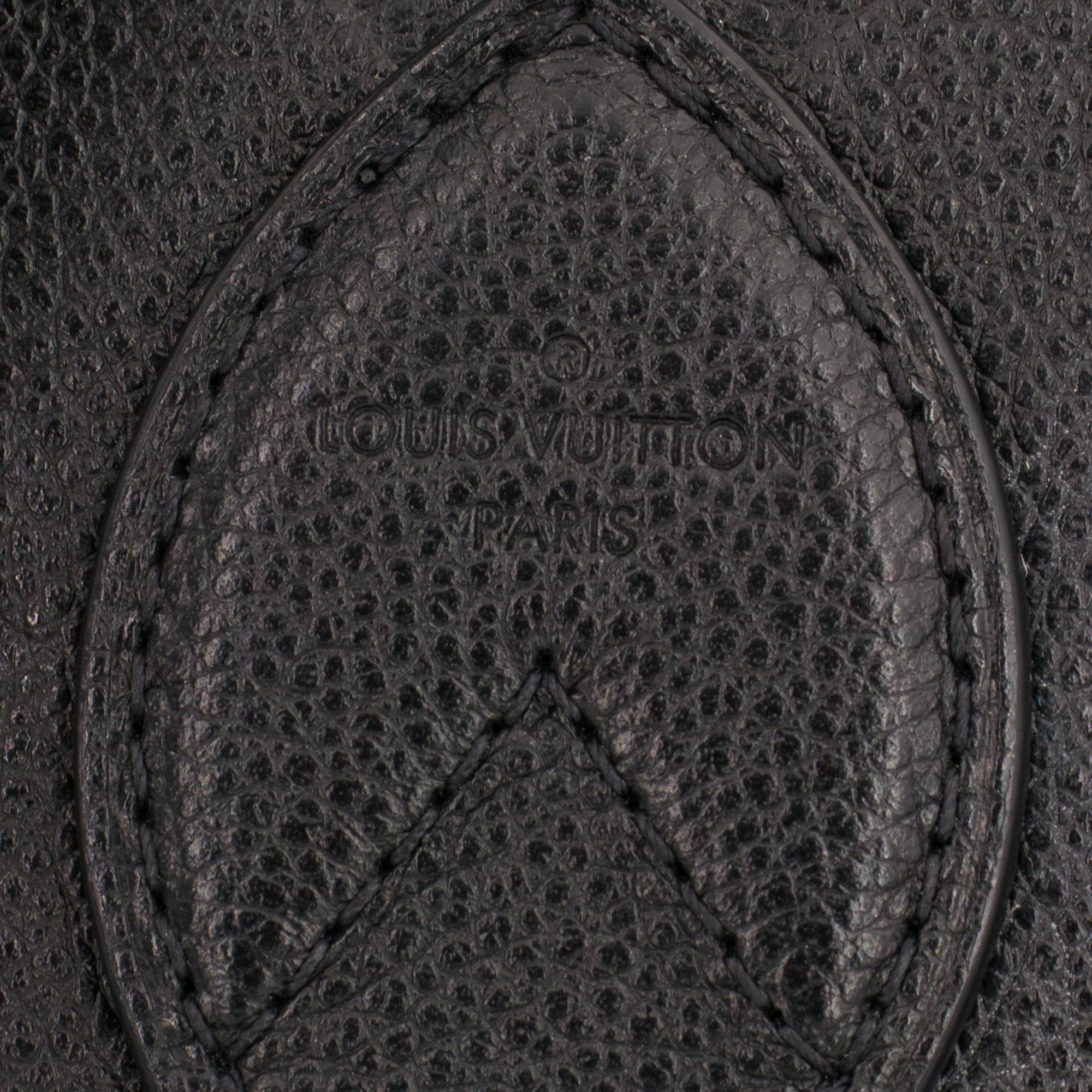 LOUIS VUITTON - Sac à bandoulière Diane Louis Vuitton en cuir empreinte noir
