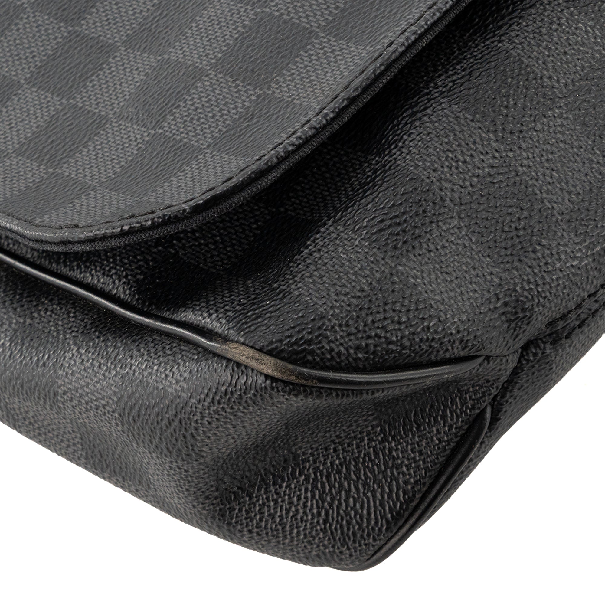 LOUIS VUITTON - Sac à bandoulière District Louis Vuitton en toile damier graphite