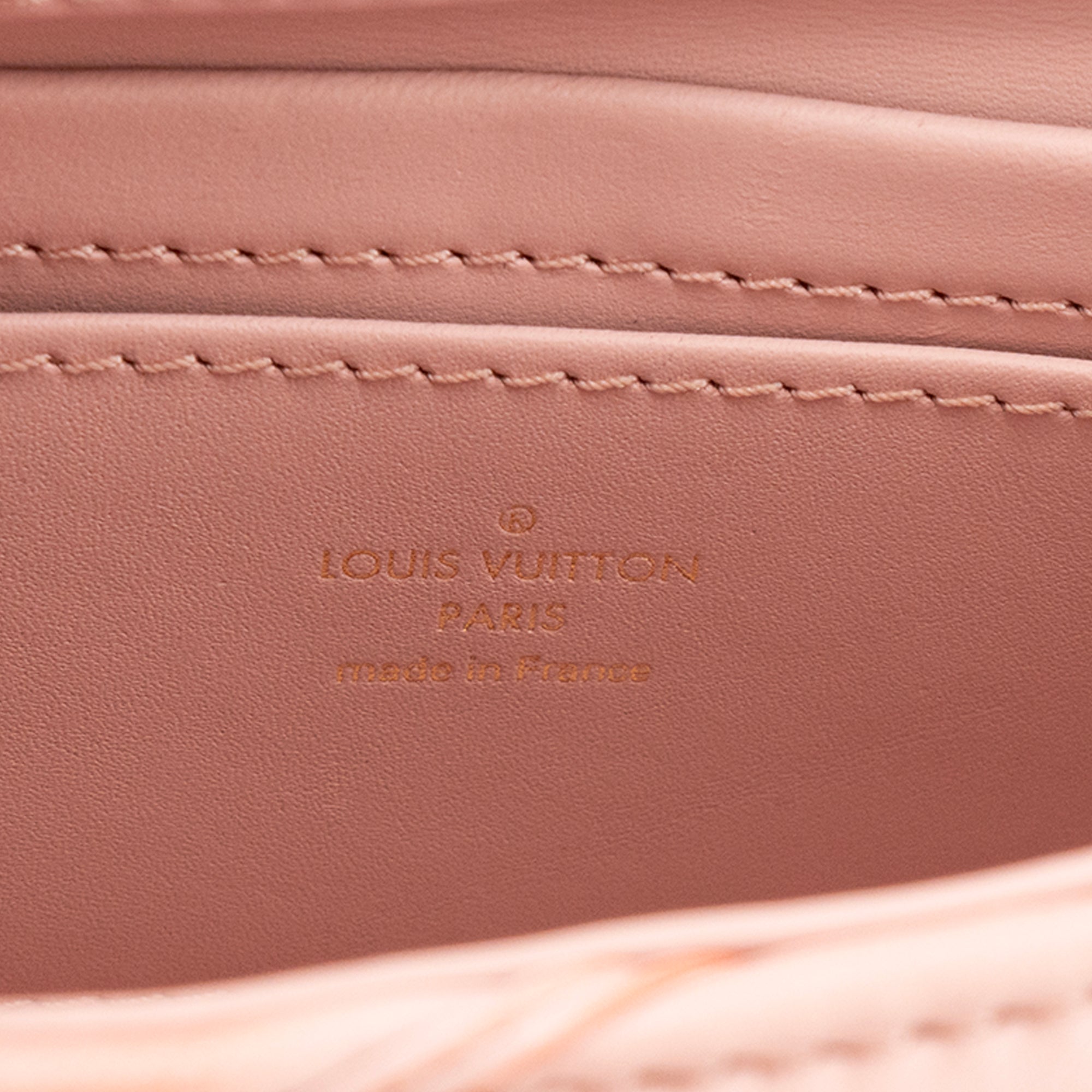 LOUIS VUITTON - Sac à bandoulière GO-14 MM Louis Vuitton en cuir rose corail