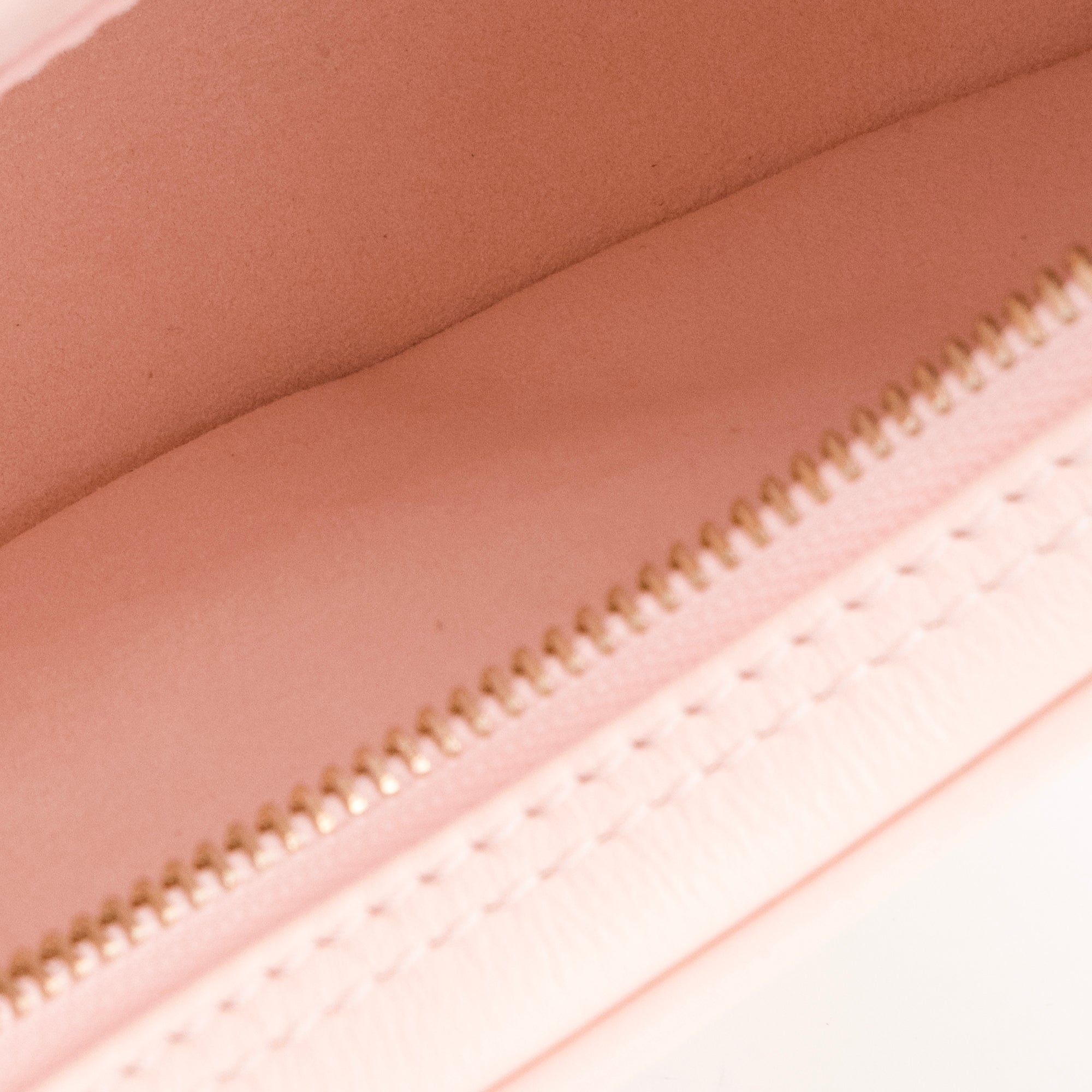 LOUIS VUITTON - Sac à bandoulière Loop Louis Vuitton en cuir perforé monogrammé rose