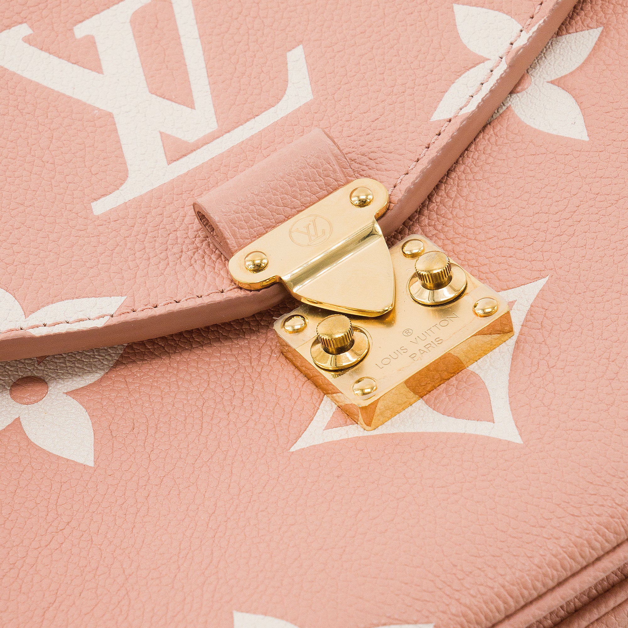 LOUIS VUITTON - Sac à bandoulière Métis Louis Vuitton en cuir embossé monogrammé rose