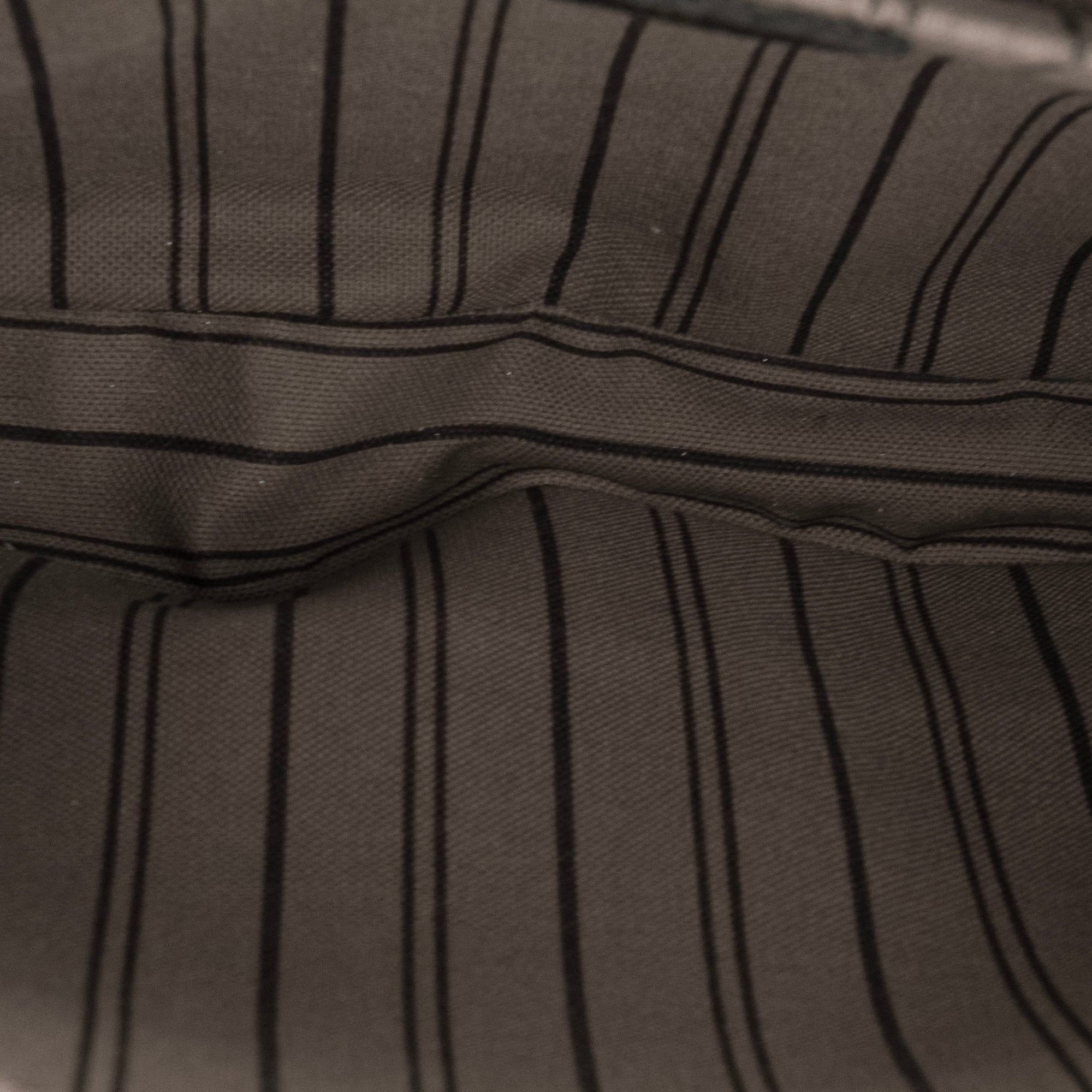 LOUIS VUITTON - Sac à bandoulière Métis Louis Vuitton en cuir empreinte noir