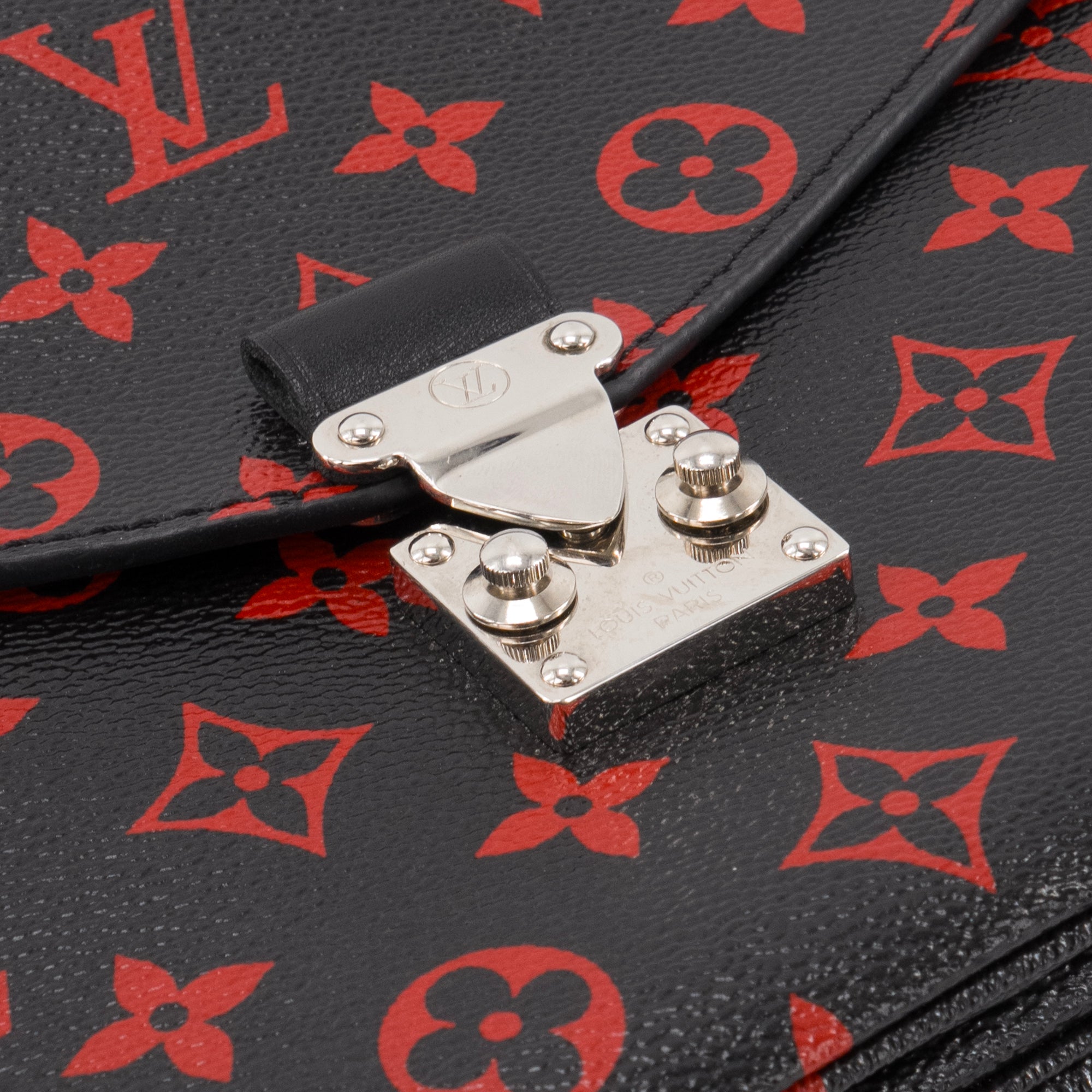 LOUIS VUITTON - Sac à bandoulière Métis Louis Vuitton en toile enduite monogrammée noire et rouge édition limitée Infrarouge